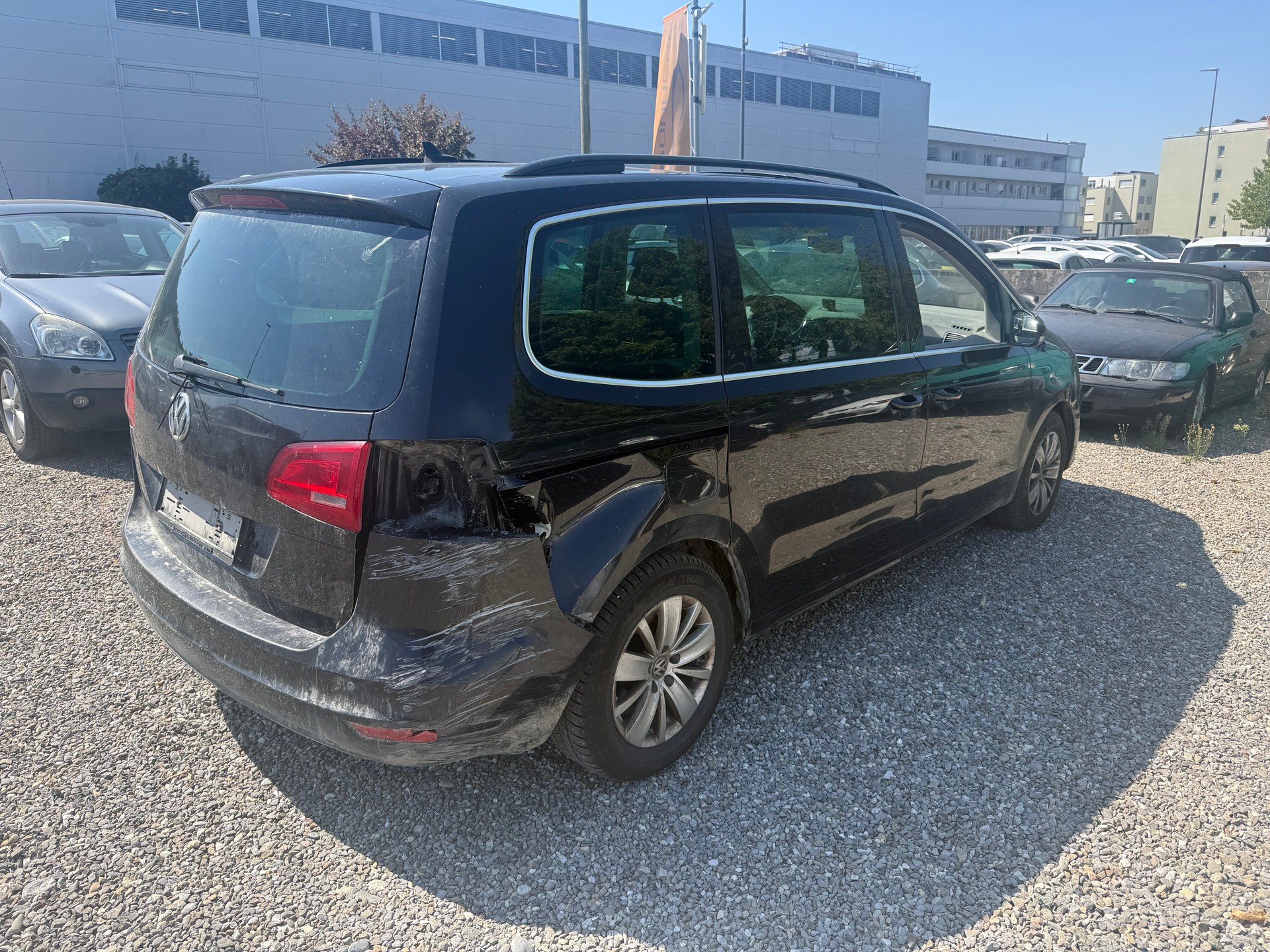VW Sharan 2.0 TDI BMT Trendline 4Motion-image-2