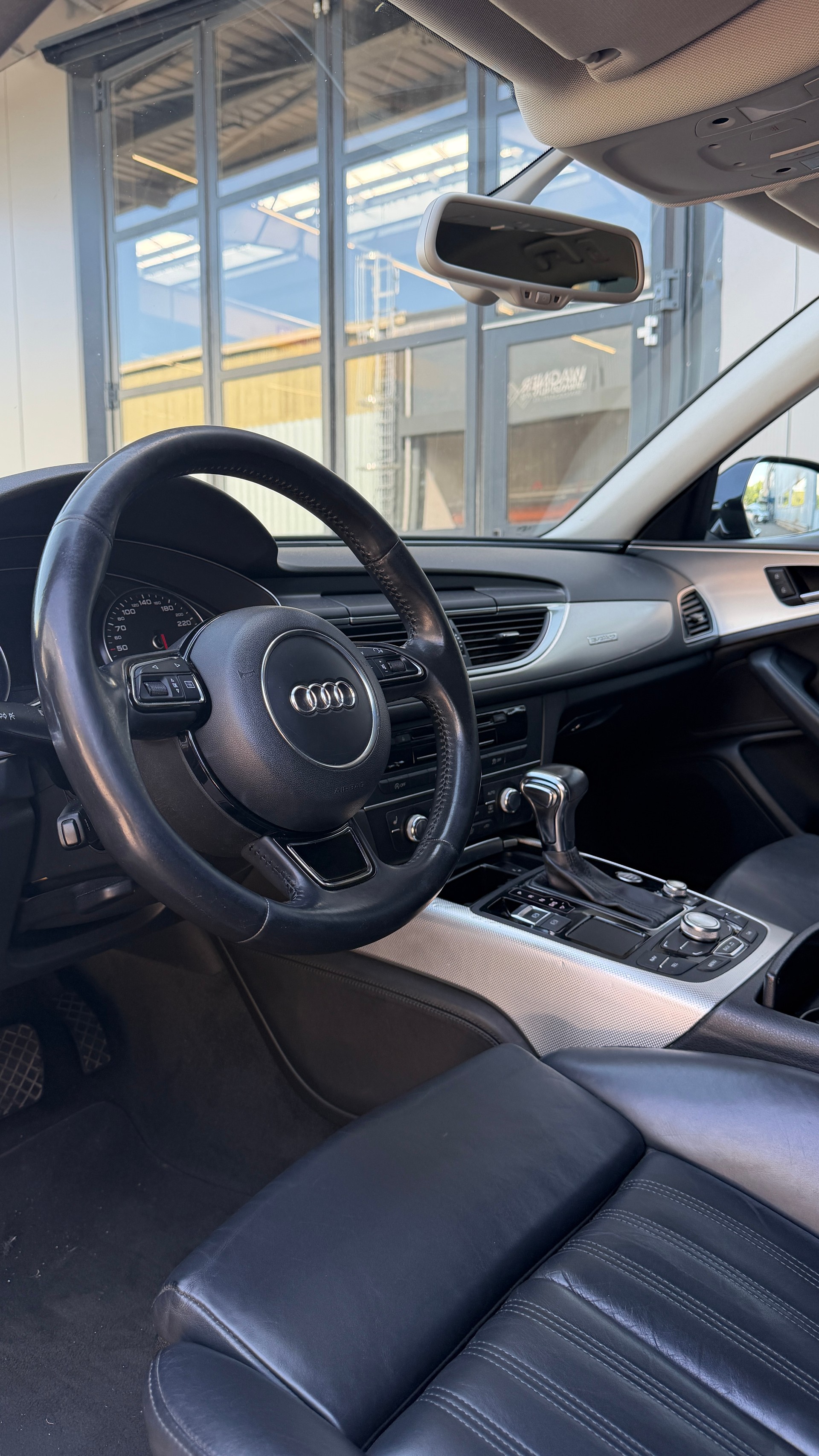 AUDI 3.0 V6 TDI 245 quattro S-Tr.-image-4