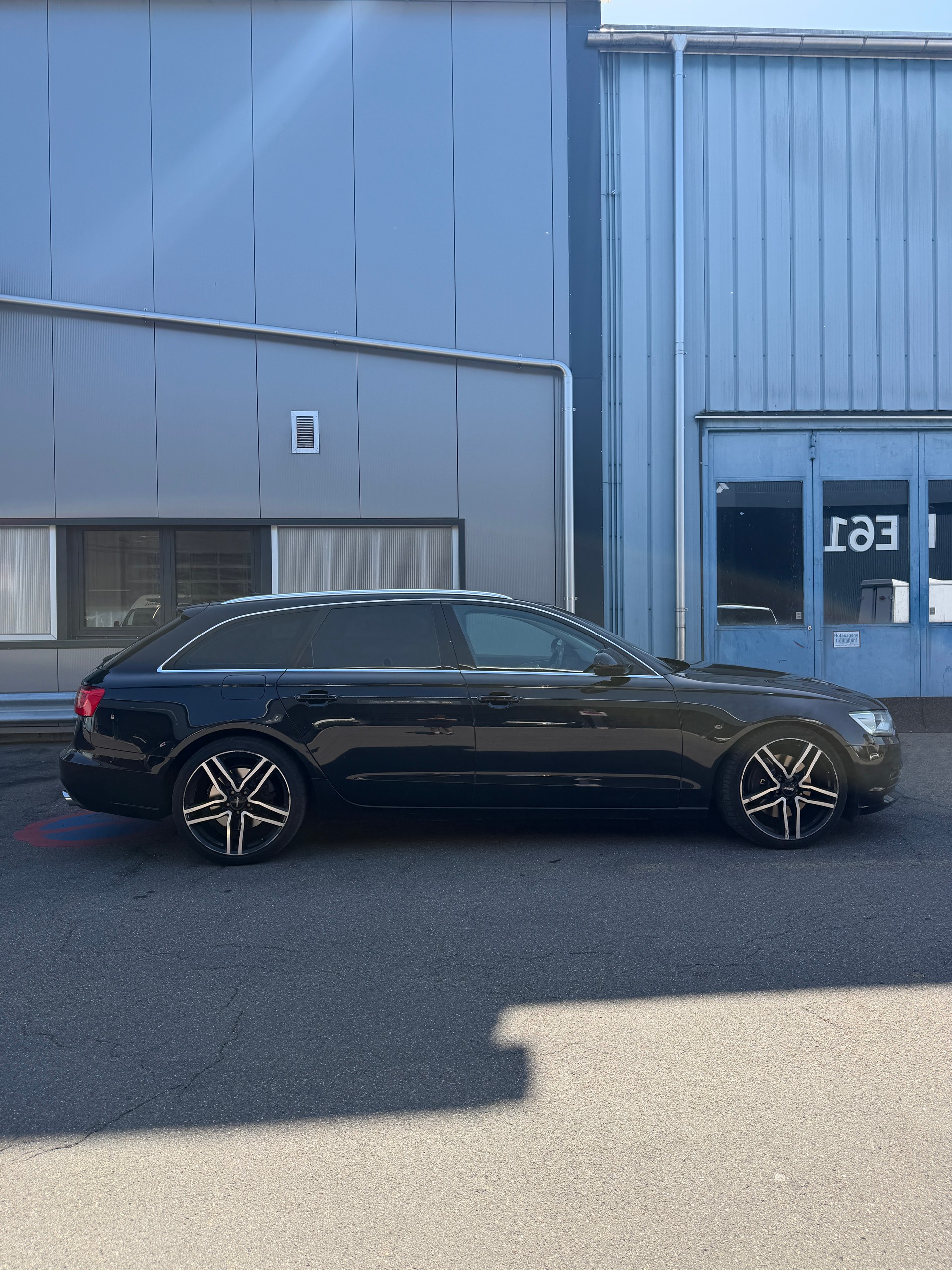 AUDI 3.0 V6 TDI 245 quattro S-Tr.-image-3