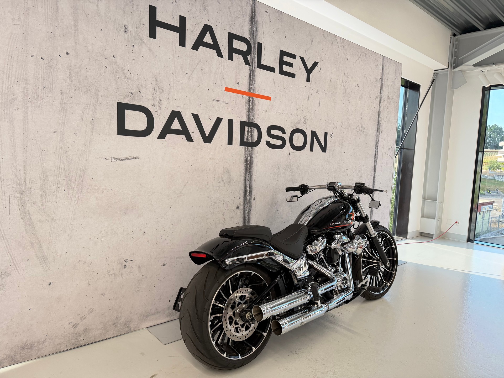 HARLEY-DAVIDSON FXBR Breakout 117-showroom-element-2