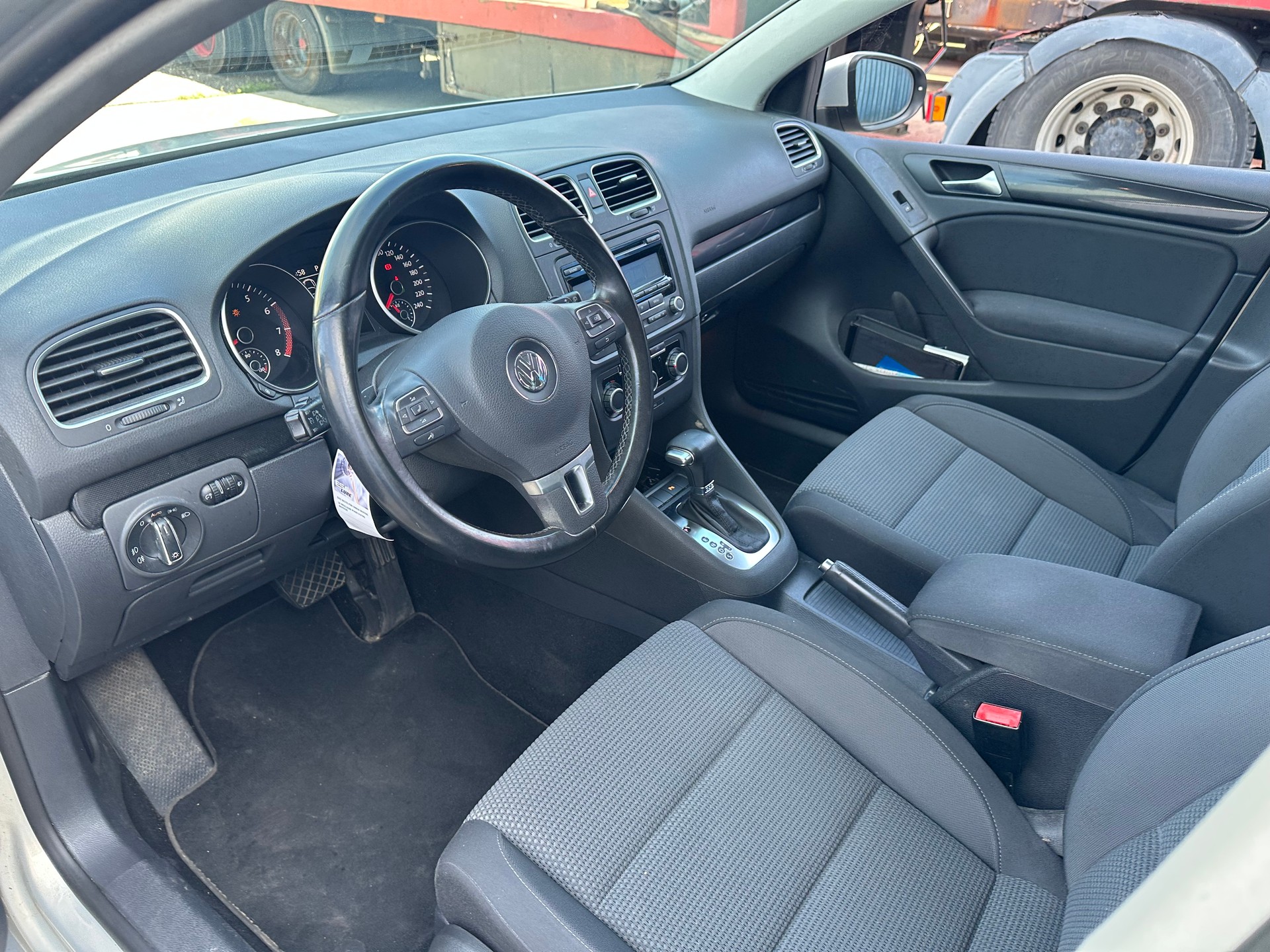 VW Golf 1.4 TSI Team DSG-image-5