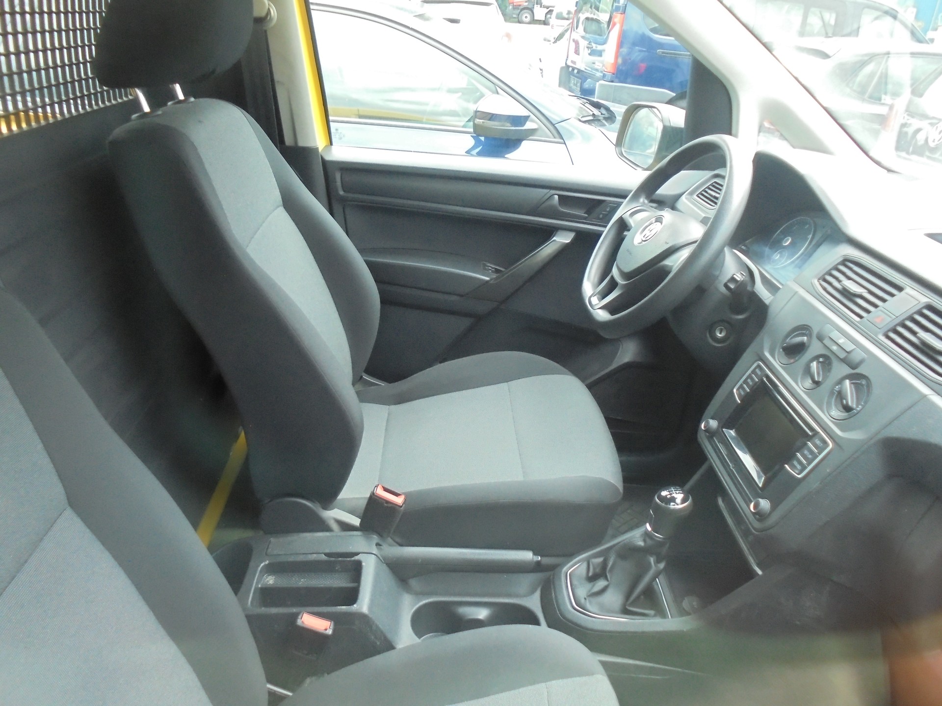VW Caddy 2.0TDI 4Motion BlueMotion Technology-image-5