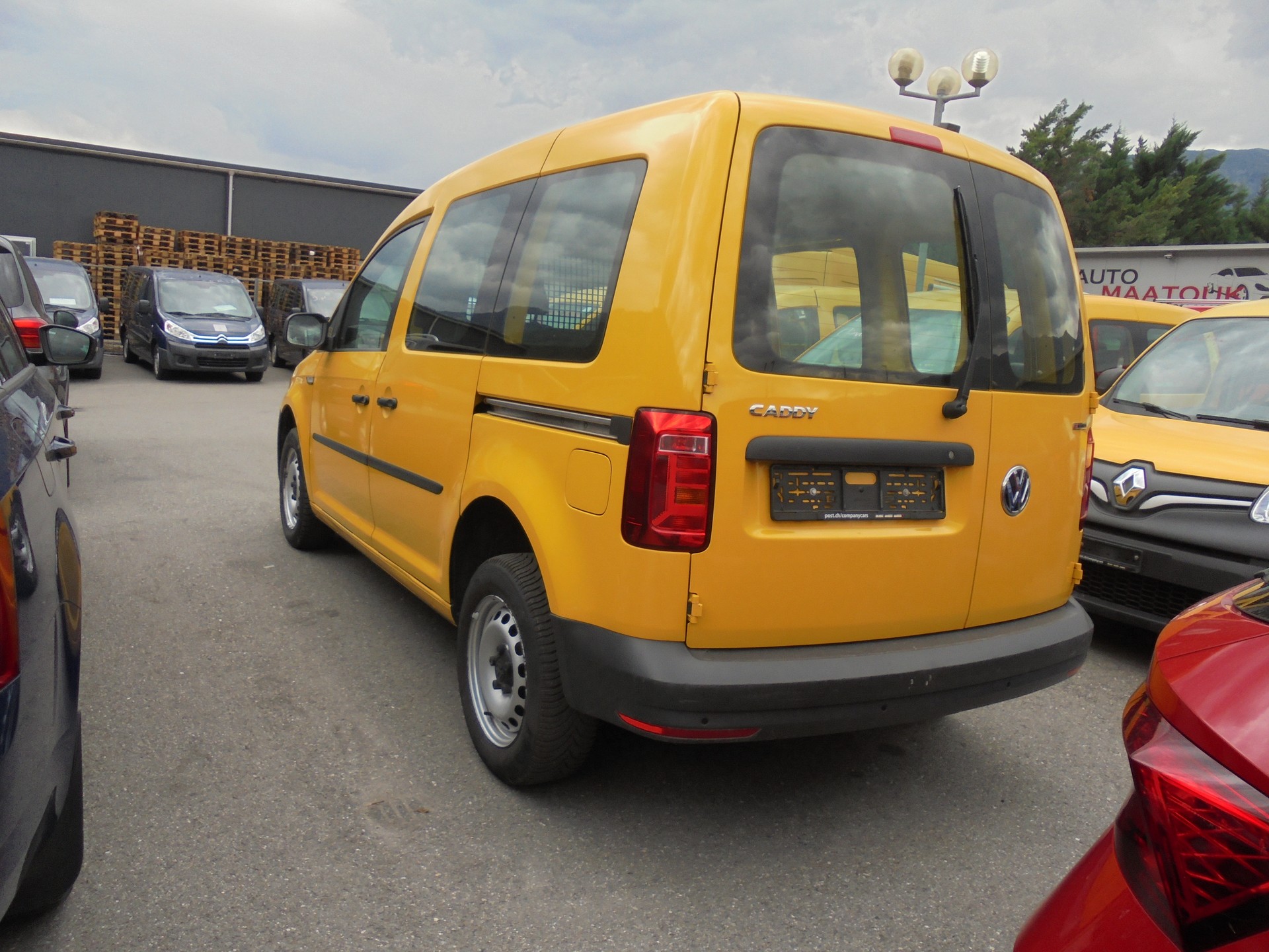 VW Caddy 2.0TDI 4Motion BlueMotion Technology-image-3