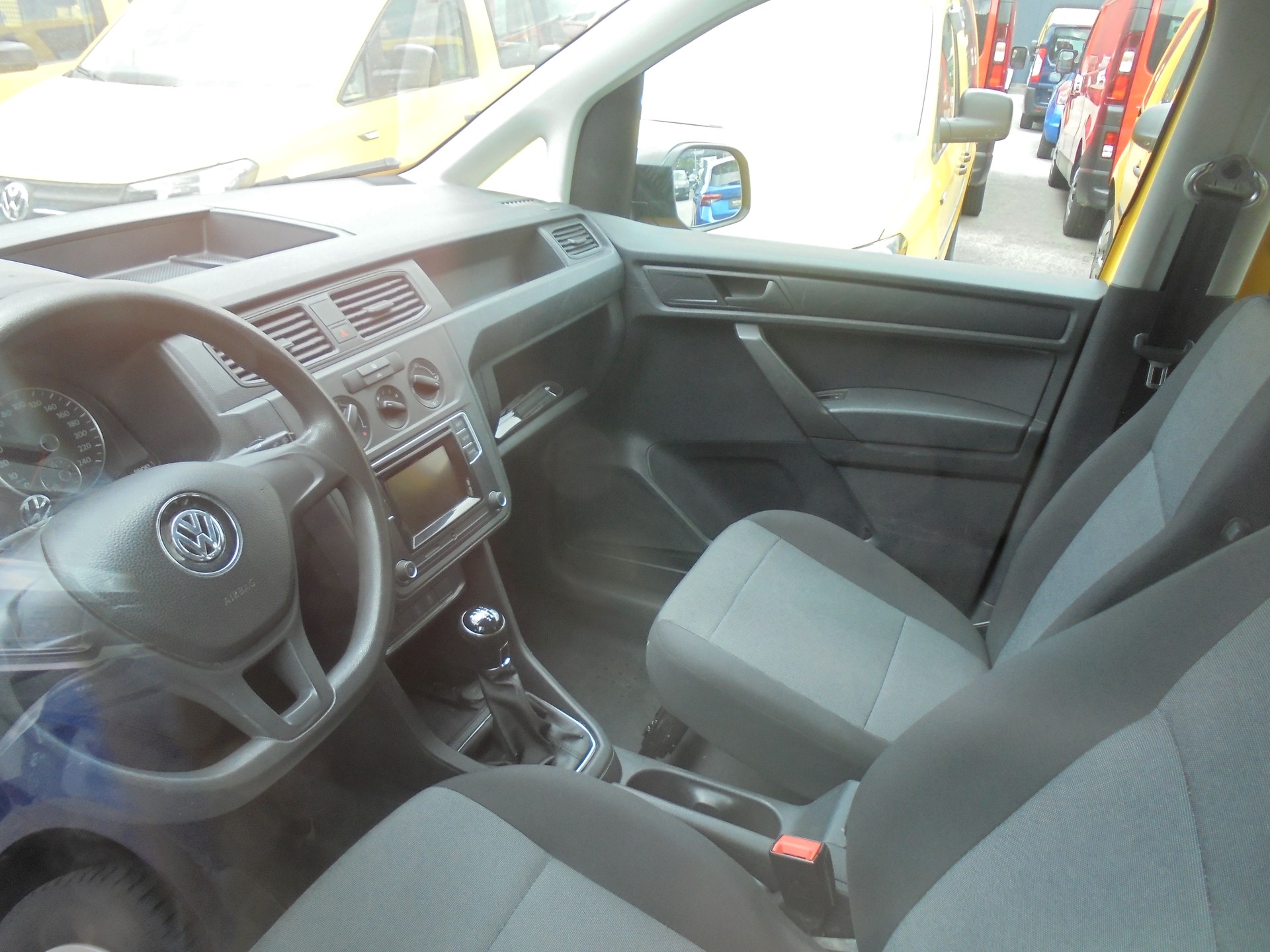 VW Caddy 2.0TDI 4Motion BlueMotion Technology-image-6