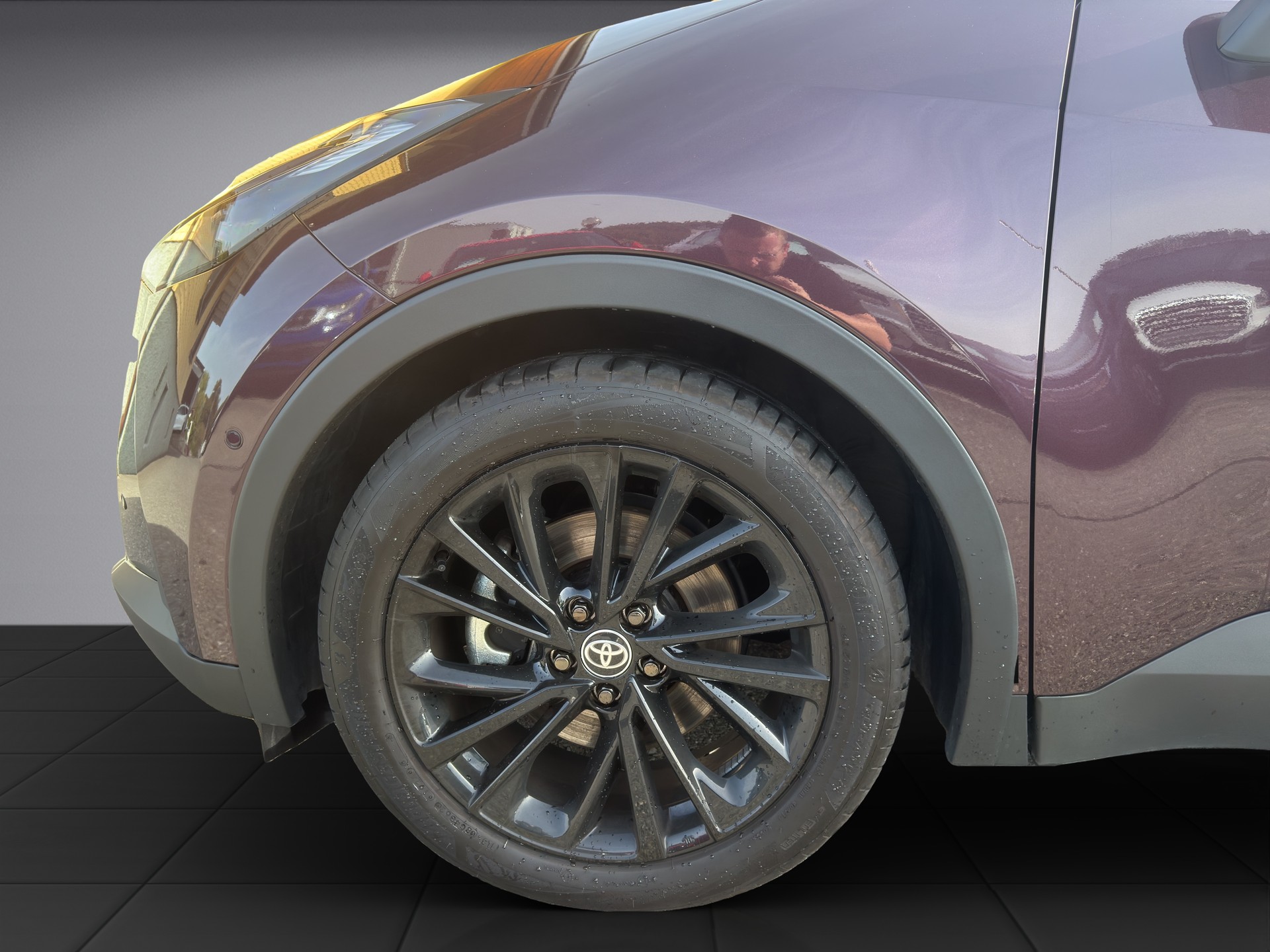 TOYOTA C-HR 2.0 PHEV GR Sport-image-4