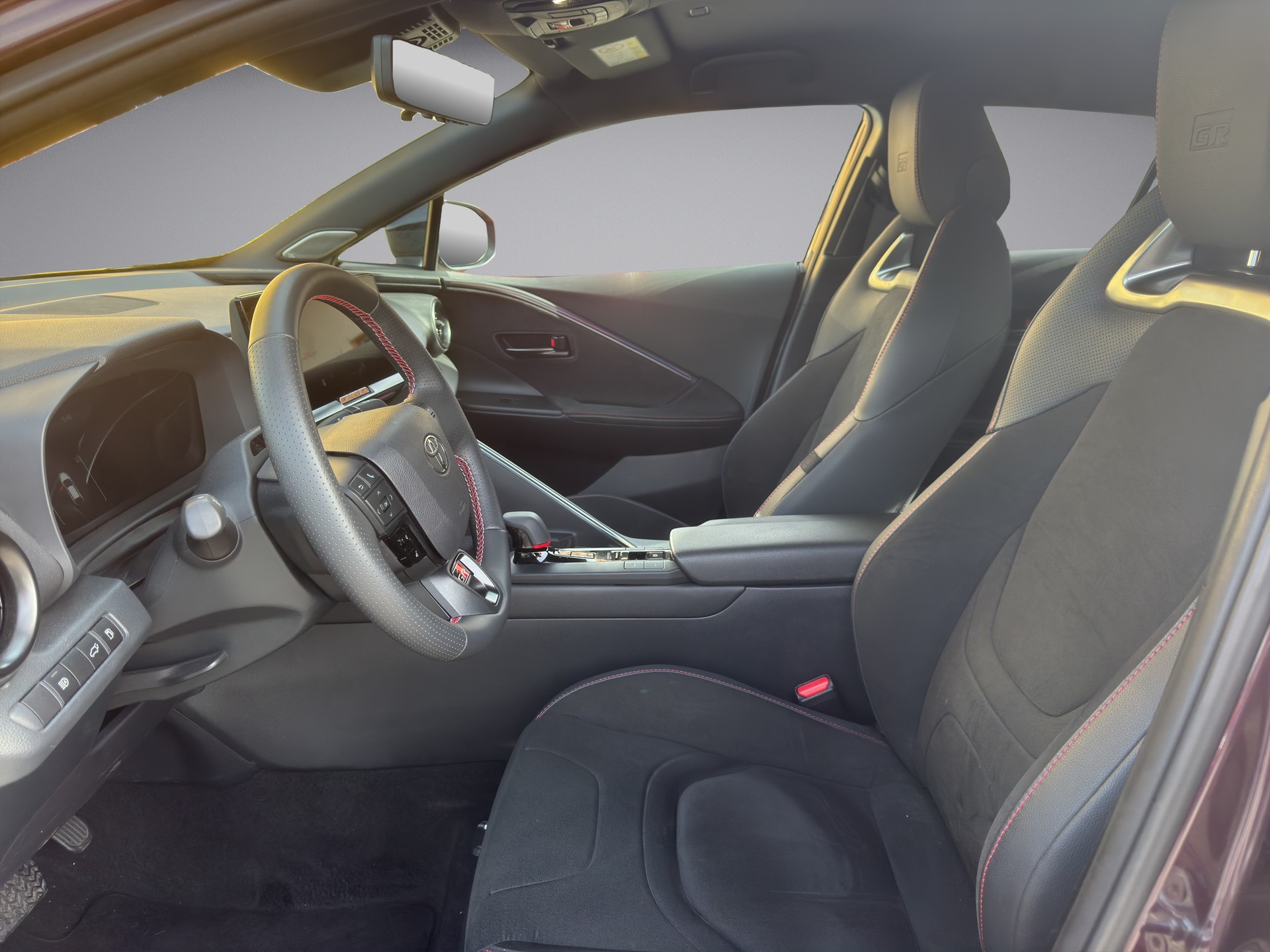 TOYOTA C-HR 2.0 PHEV GR Sport-image-5