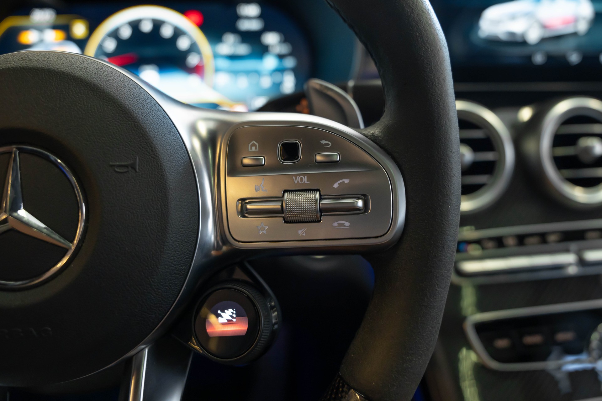 MERCEDES-BENZ C 63 S AMG-image-32