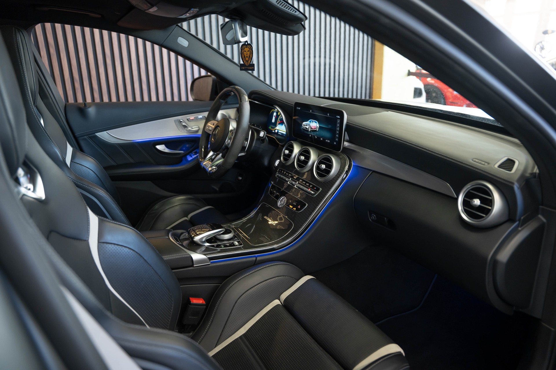 MERCEDES-BENZ C 63 S AMG-image-16