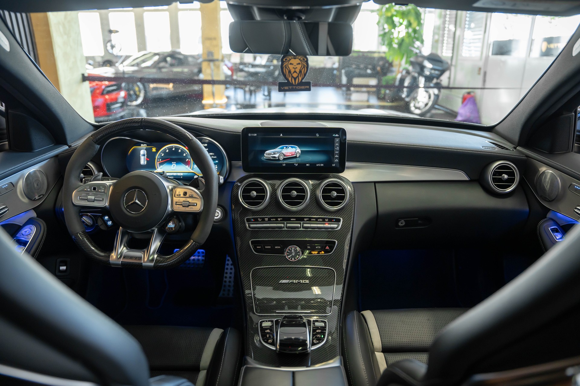 MERCEDES-BENZ C 63 S AMG-image-12