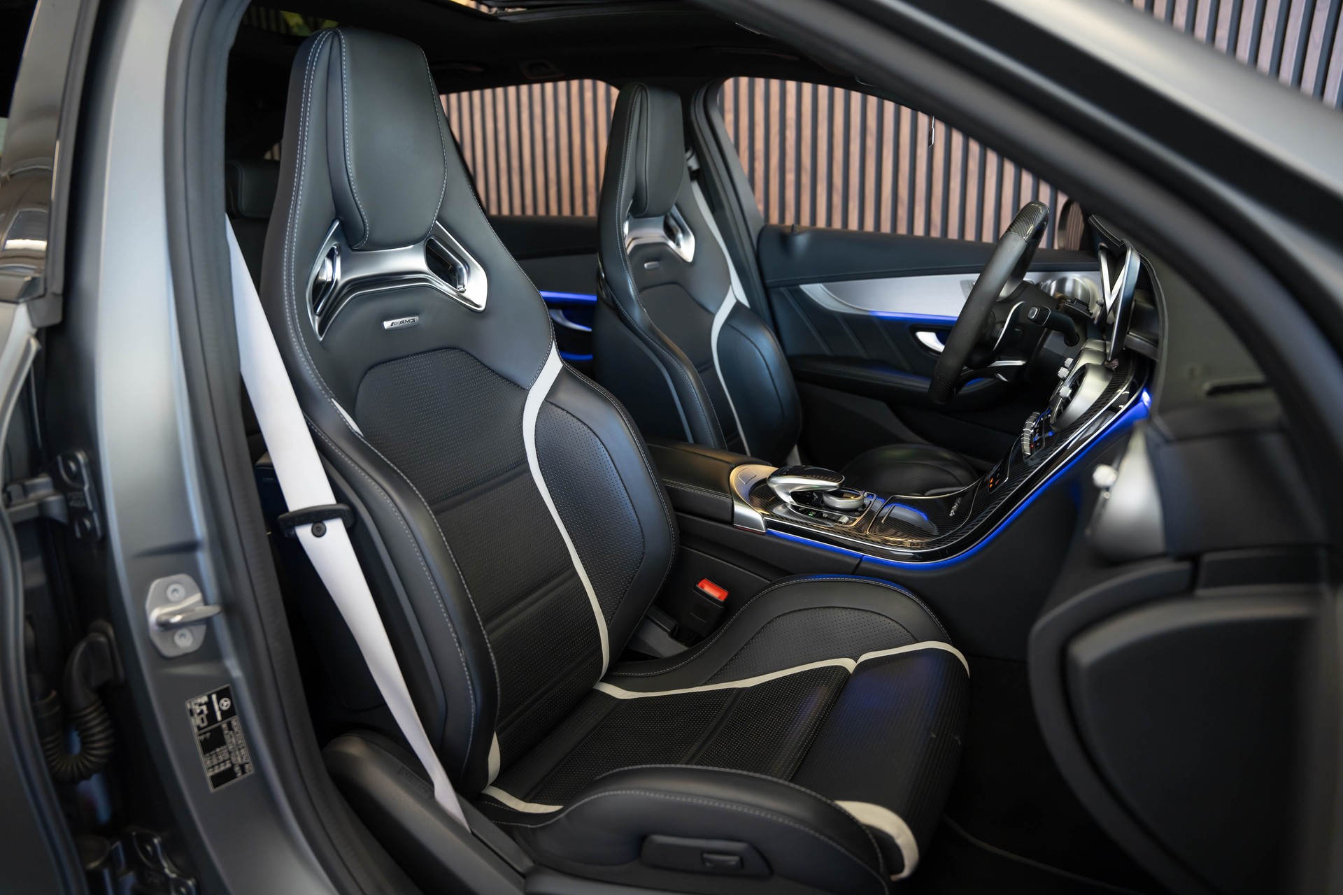 MERCEDES-BENZ C 63 S AMG-image-18