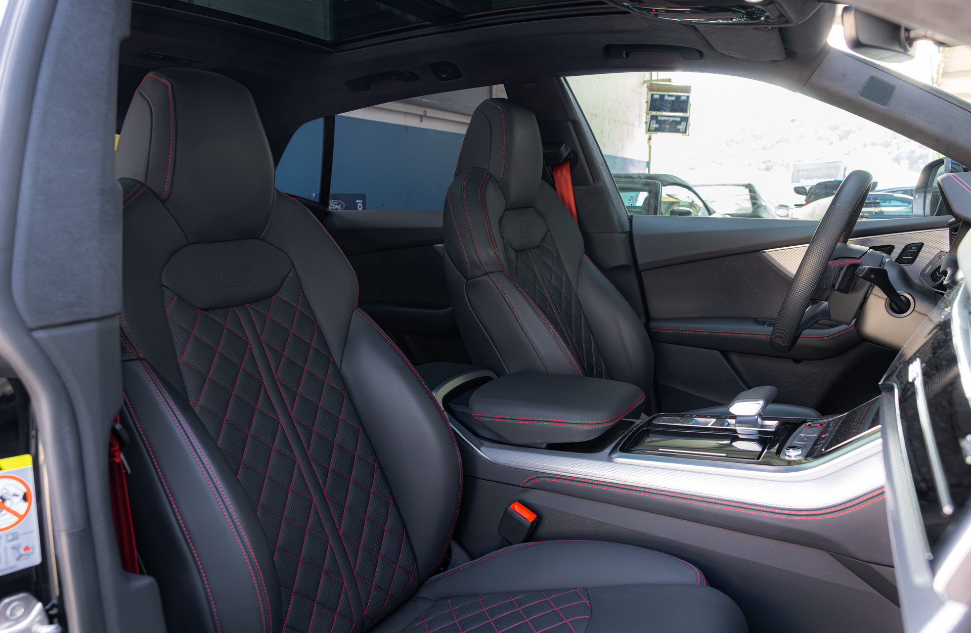 AUDI SQ8 SUV TFSI quattro tiptronic-image-9