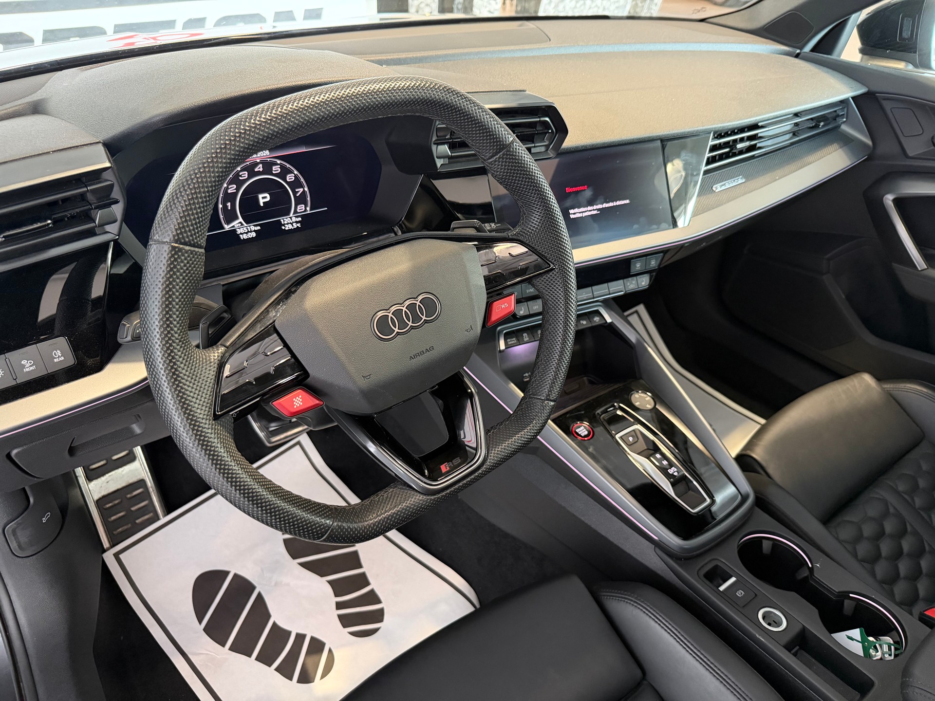 AUDI RS3 Sportback 2.5 TSI quattro S-tronic-image-9