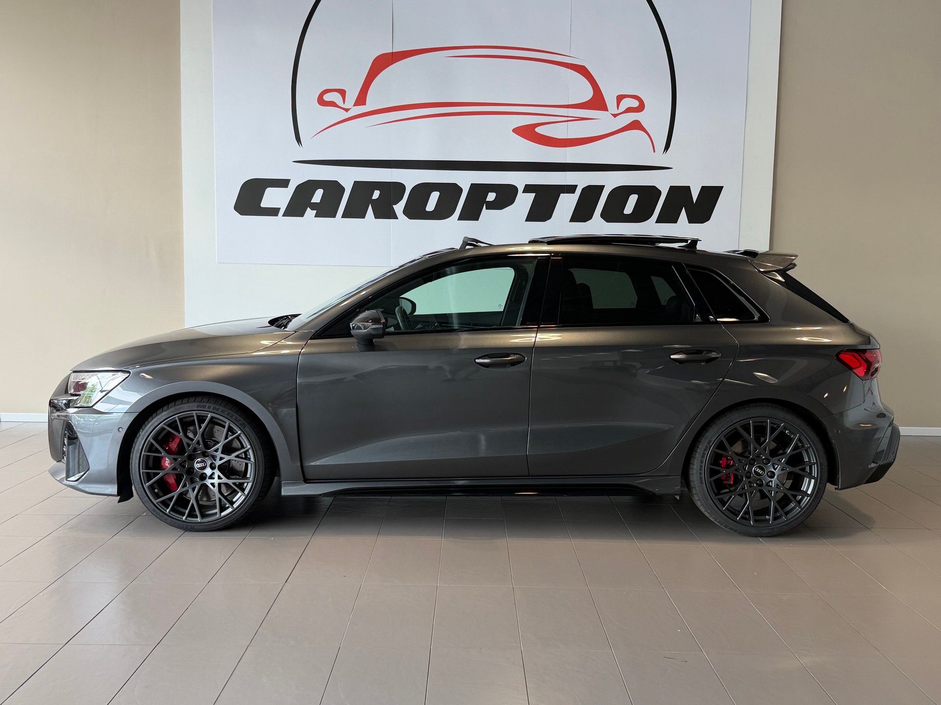 AUDI RS3 Sportback 2.5 TSI quattro S-tronic-image-4