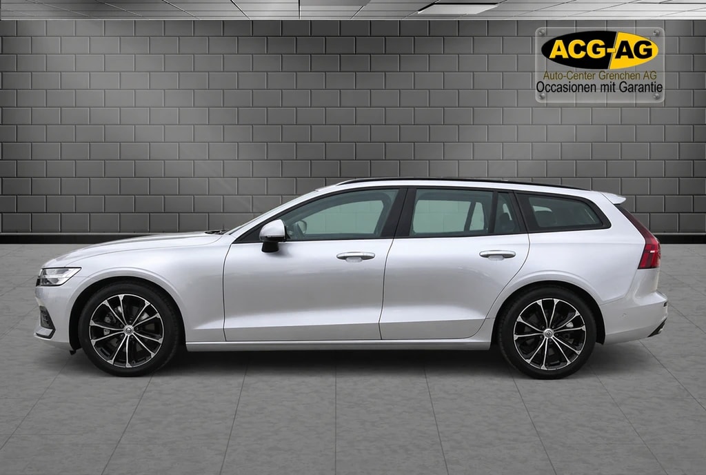 VOLVO V60 D3 AWD Momentum Geartronic ** CH-Fahrzeug mit Gratis Service Paket 150000 km oder 10 Jahre **-image-3