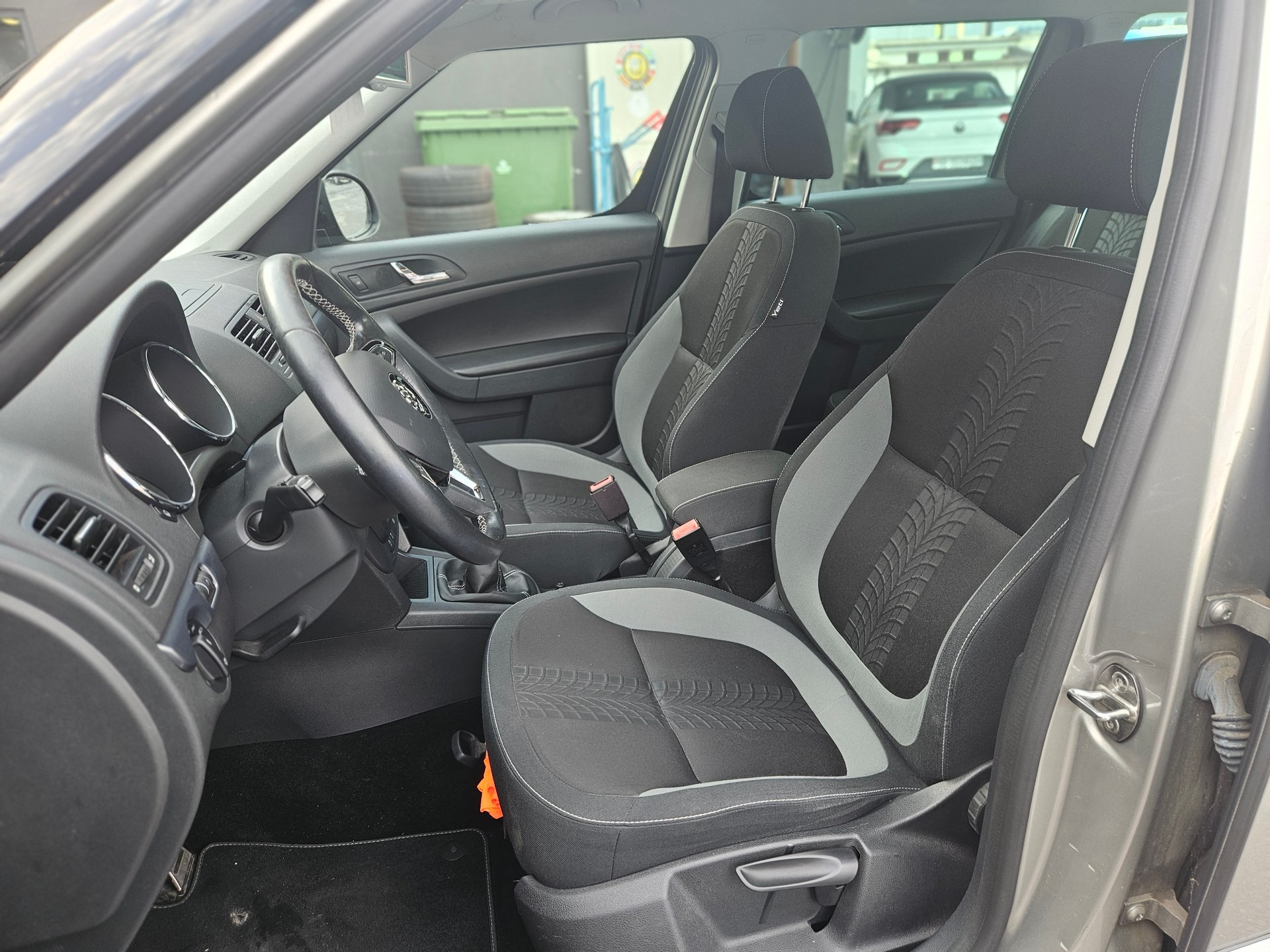 SKODA Yeti 1.4 TSI Ambition Outdoor 4x4-image-11