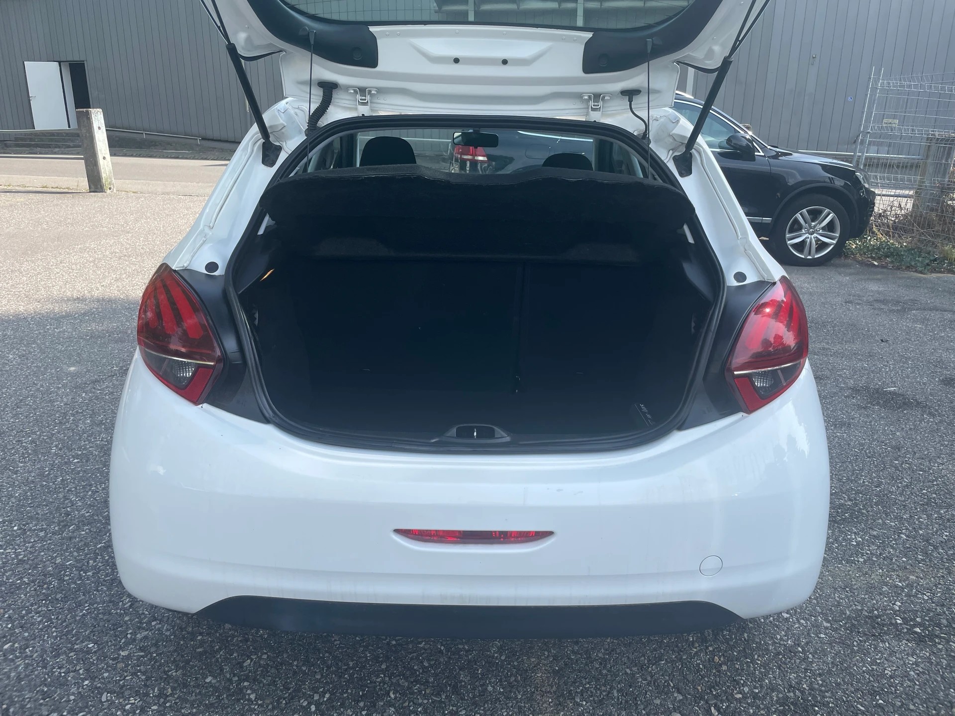 PEUGEOT 208 1.5 BlueHDi Active-image-11