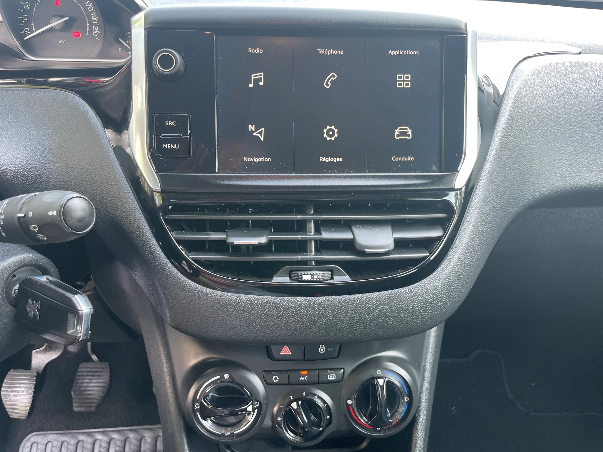 PEUGEOT 208 1.5 BlueHDi Active-image-6