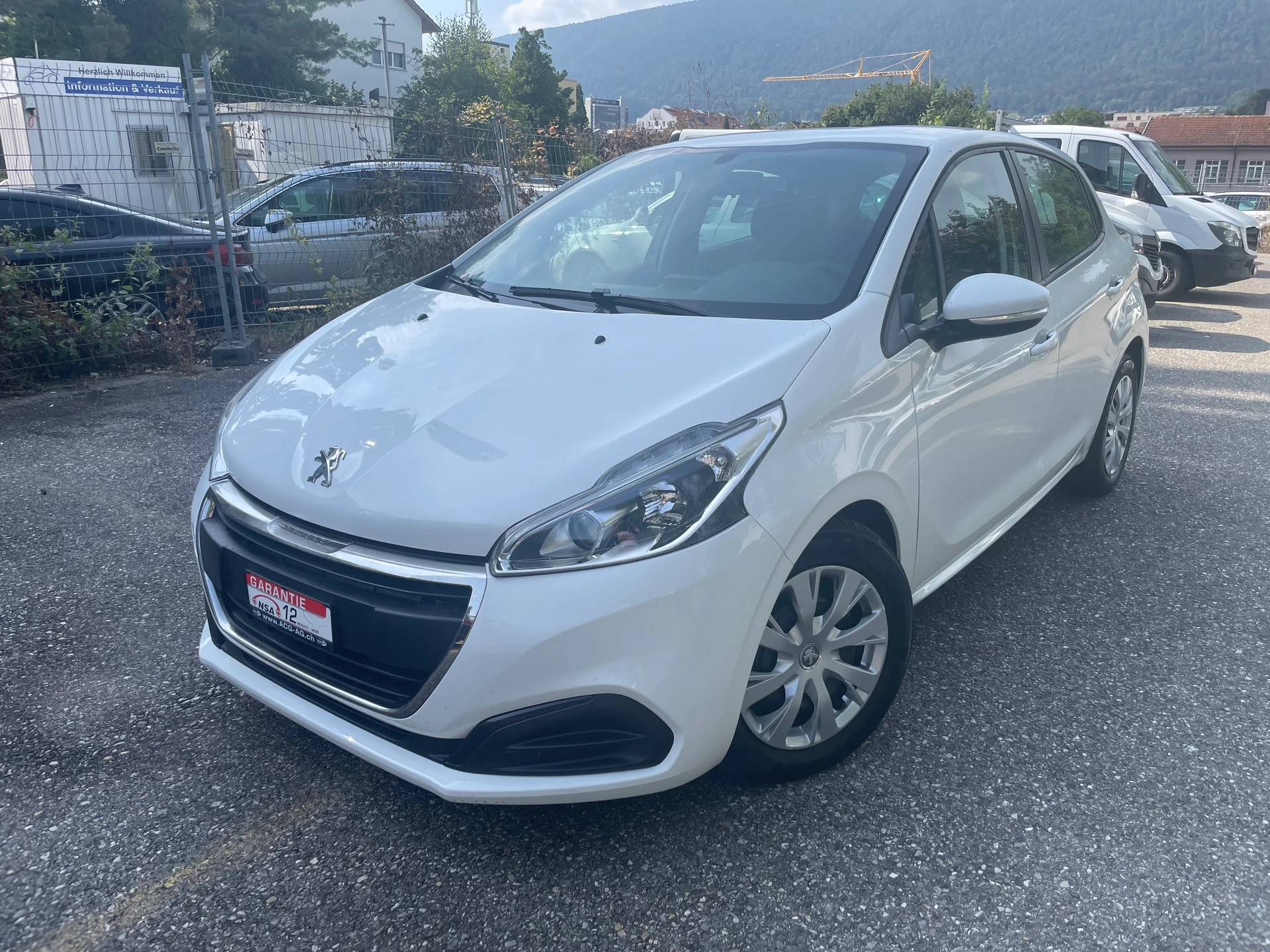 PEUGEOT 208 1.5 BlueHDi Active-image-0