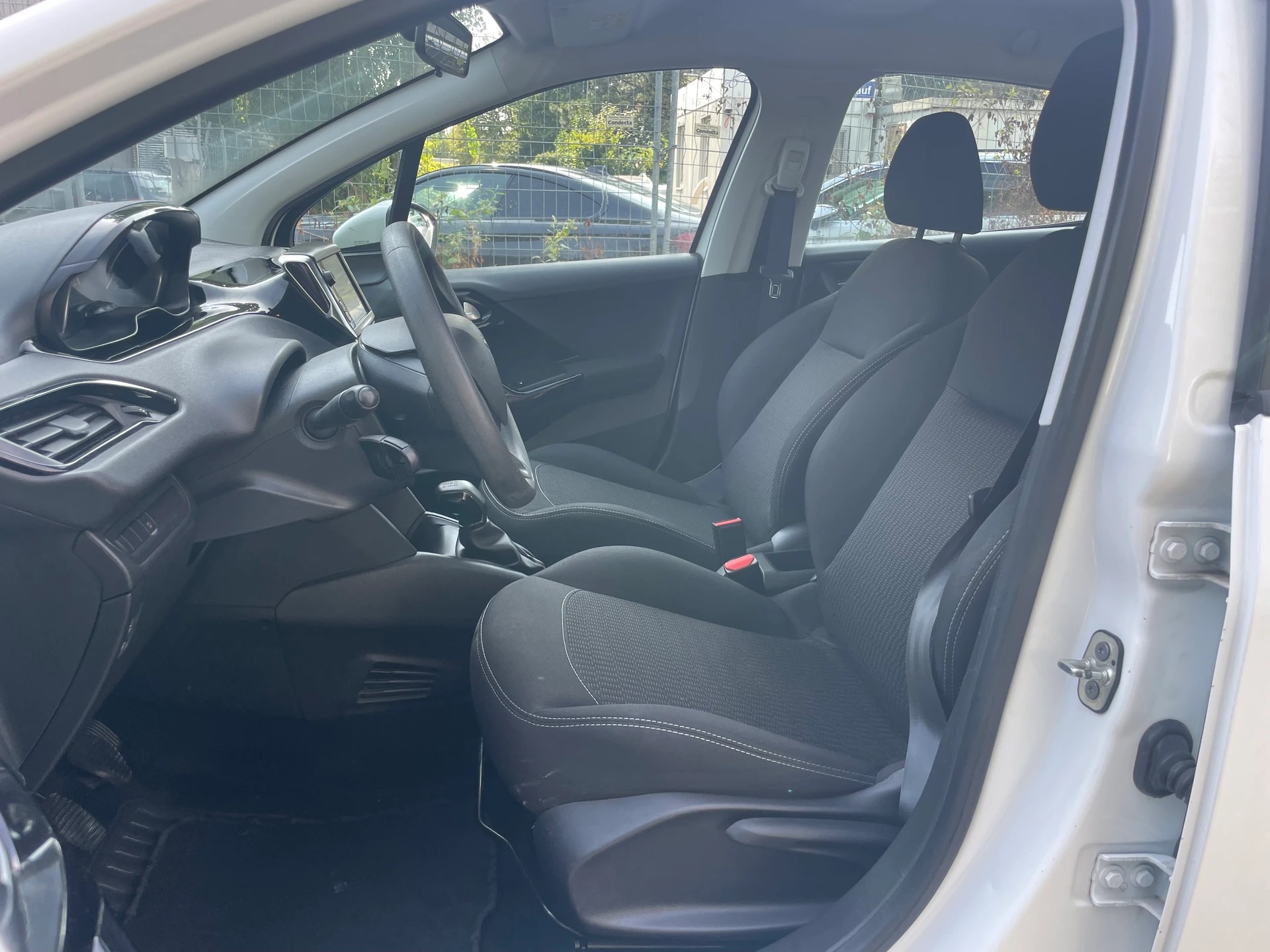 PEUGEOT 208 1.5 BlueHDi Active-image-3