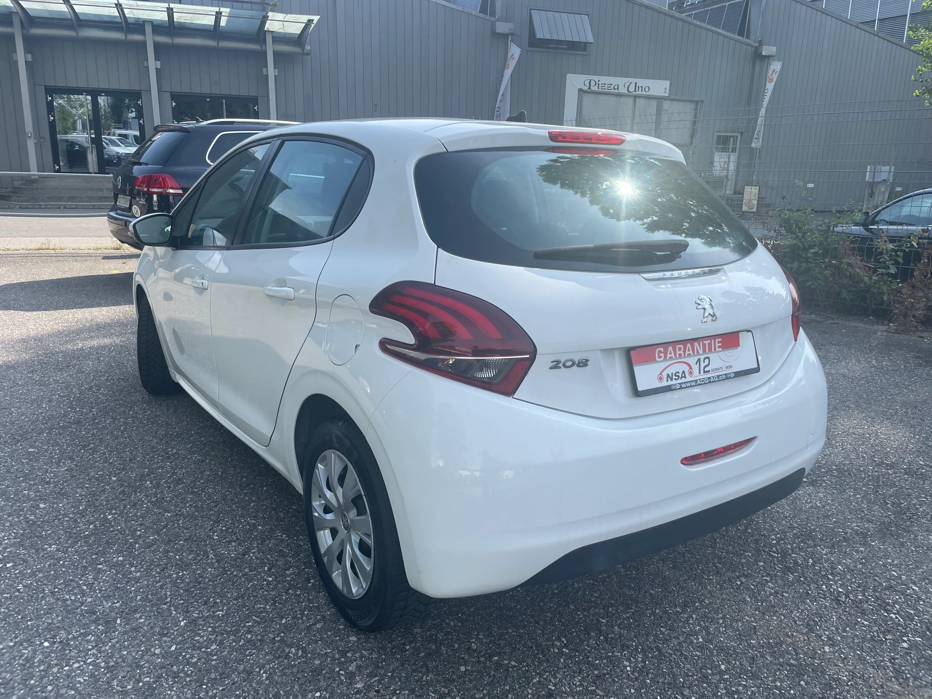PEUGEOT 208 1.5 BlueHDi Active-image-10