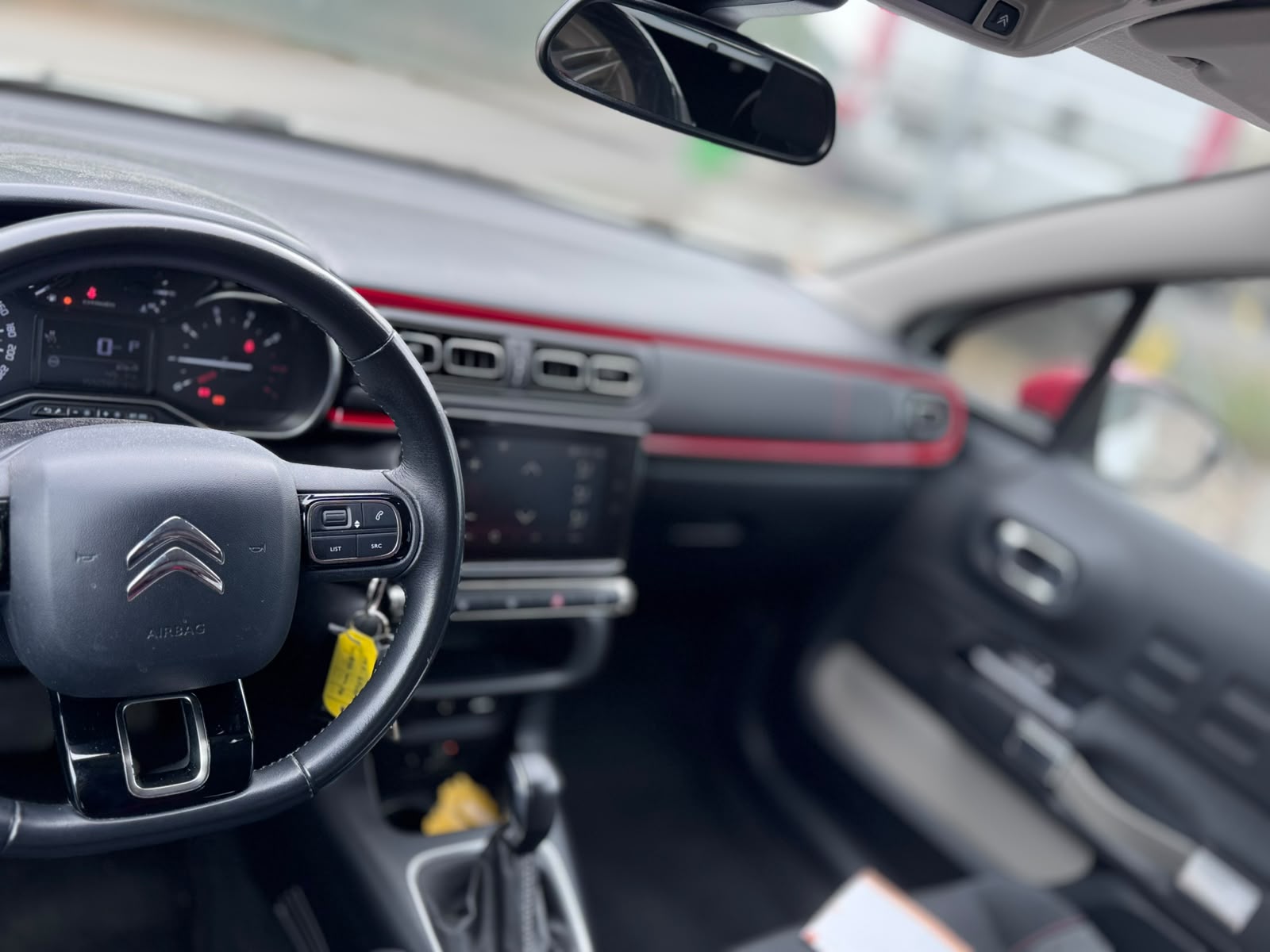 CITROEN Citroën C3 Shine 1.2, 110 PS - Roué été et hiver - Automatique --image-17