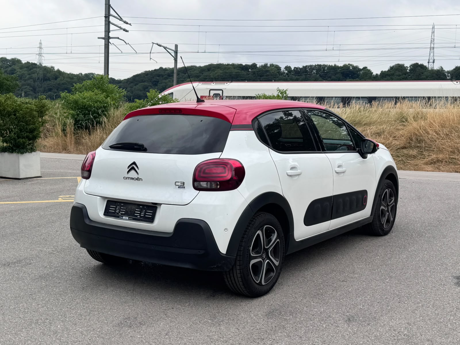 CITROEN Citroën C3 Shine 1.2, 110 PS - Roué été et hiver - Automatique --showroom-element-1