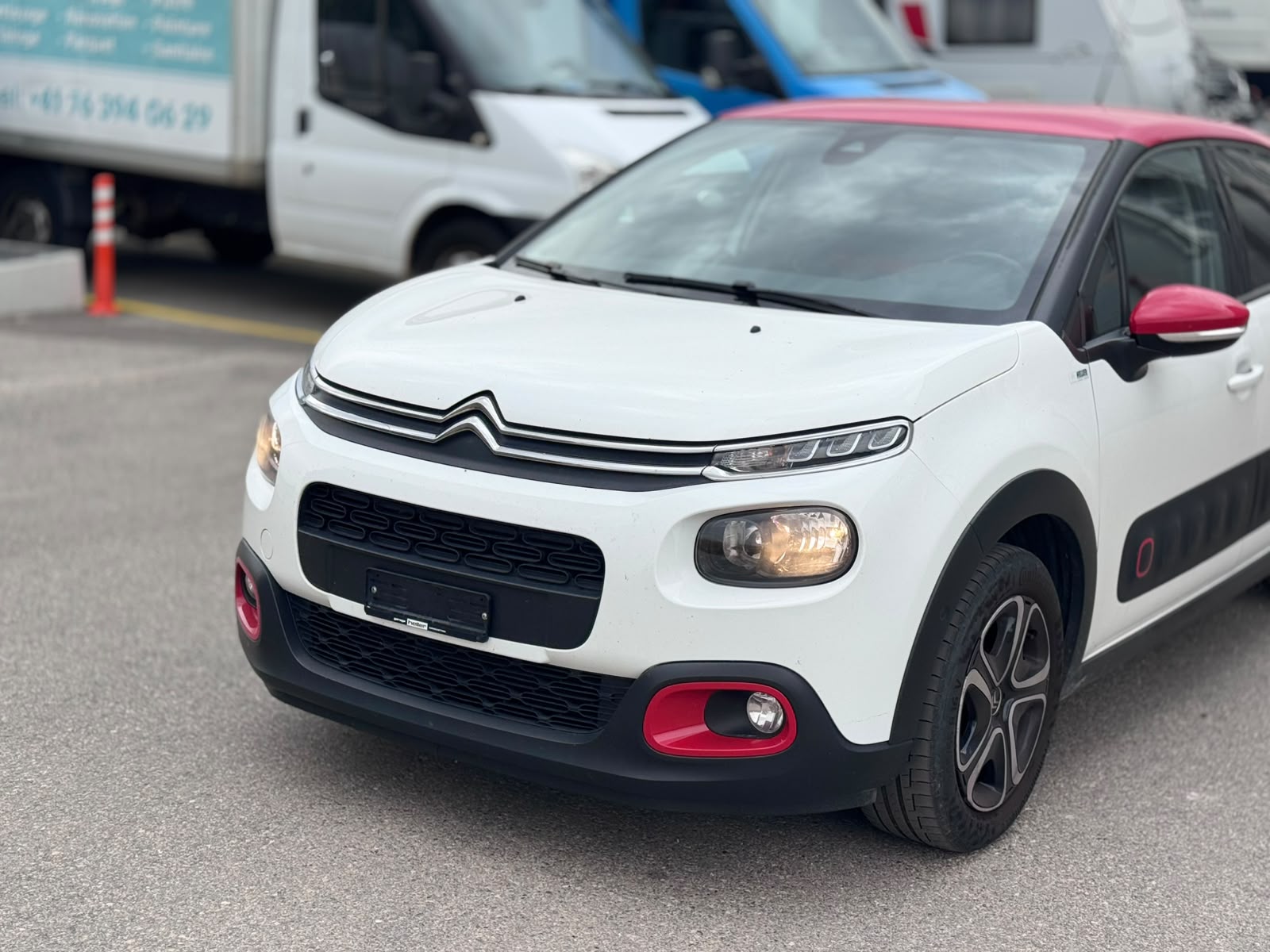 CITROEN Citroën C3 Shine 1.2, 110 PS - Roué été et hiver - Automatique --image-12