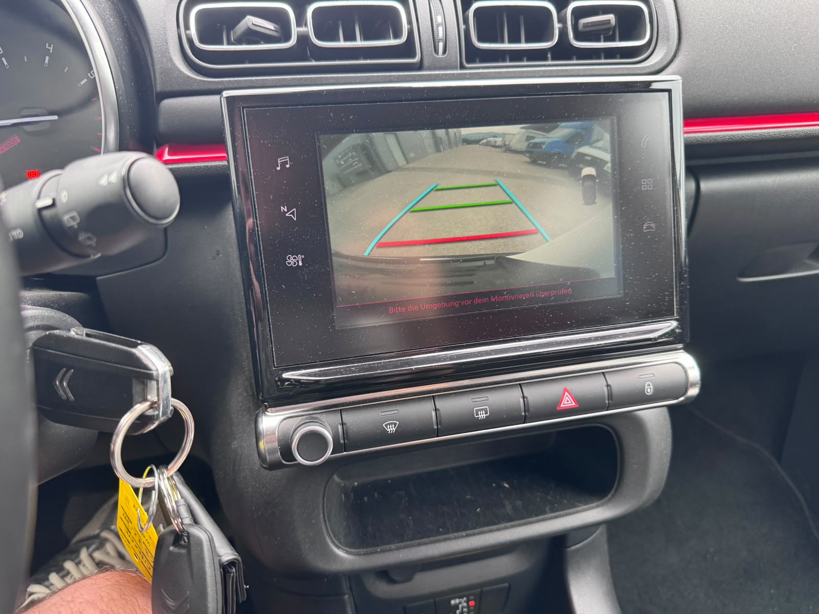 CITROEN Citroën C3 Shine 1.2, 110 PS - Roué été et hiver - Automatique --image-24