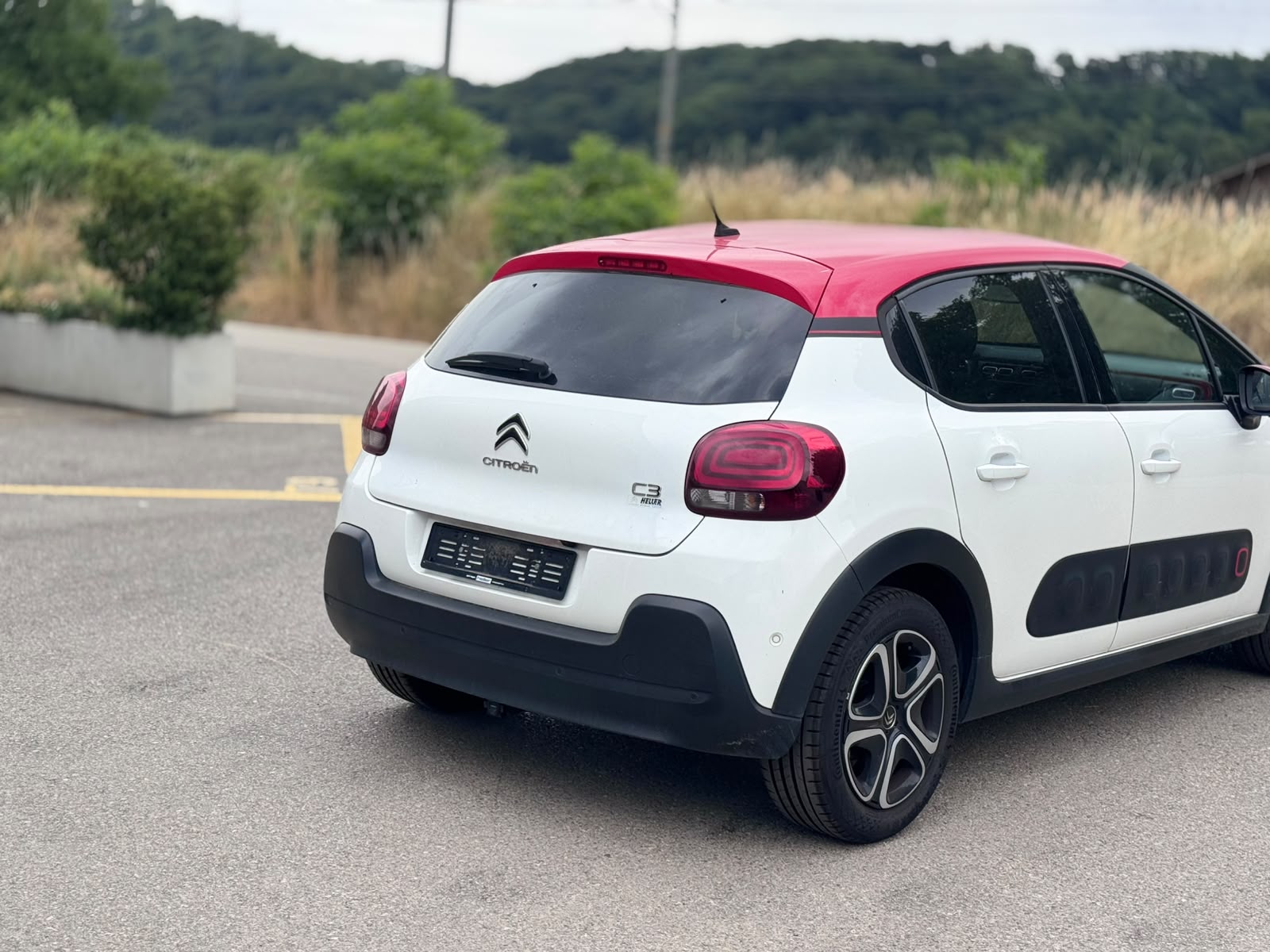 CITROEN Citroën C3 Shine 1.2, 110 PS - Roué été et hiver - Automatique --image-10