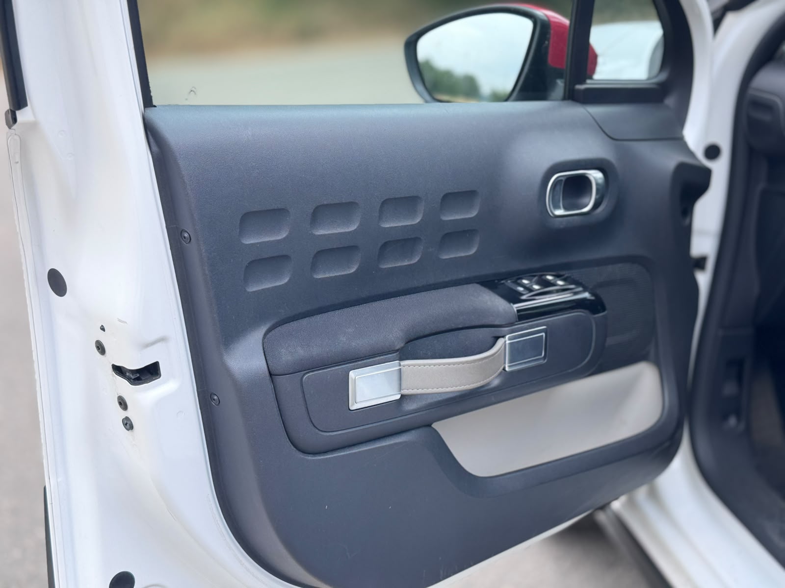 CITROEN Citroën C3 Shine 1.2, 110 PS - Roué été et hiver - Automatique --image-15