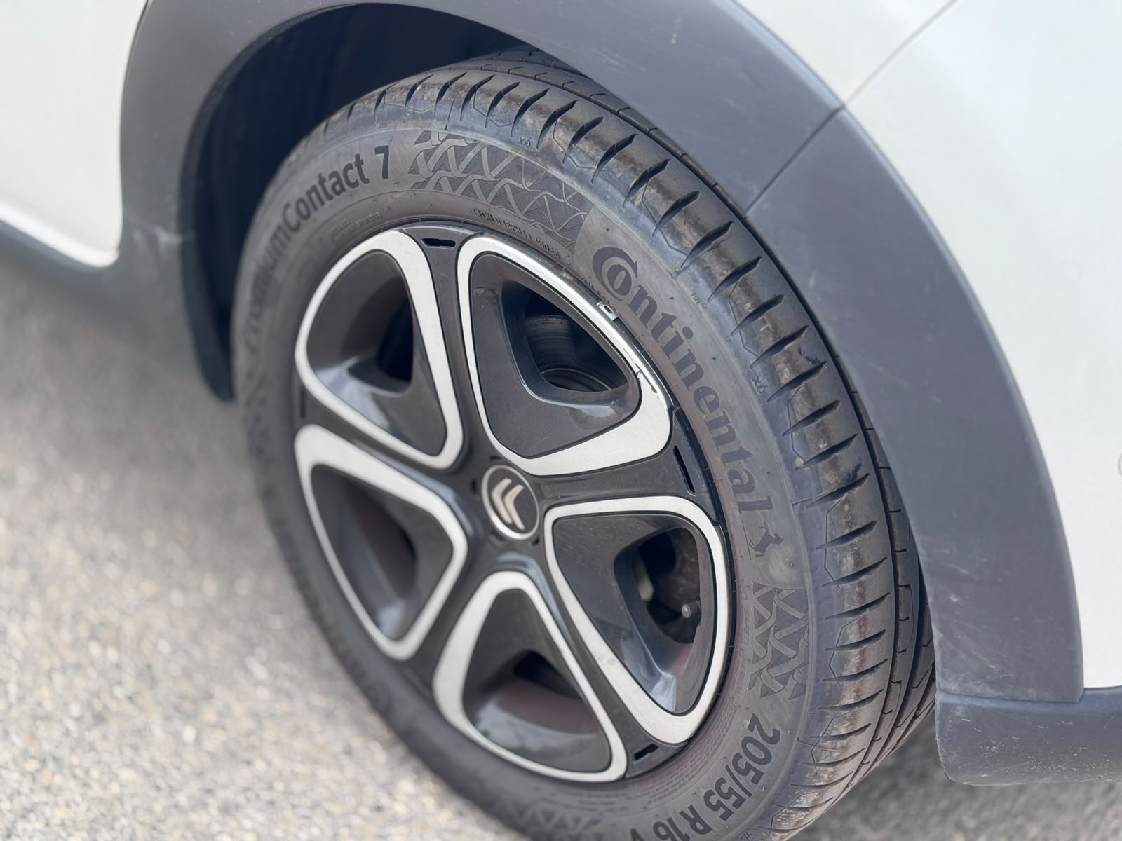 CITROEN Citroën C3 Shine 1.2, 110 PS - Roué été et hiver - Automatique --image-14