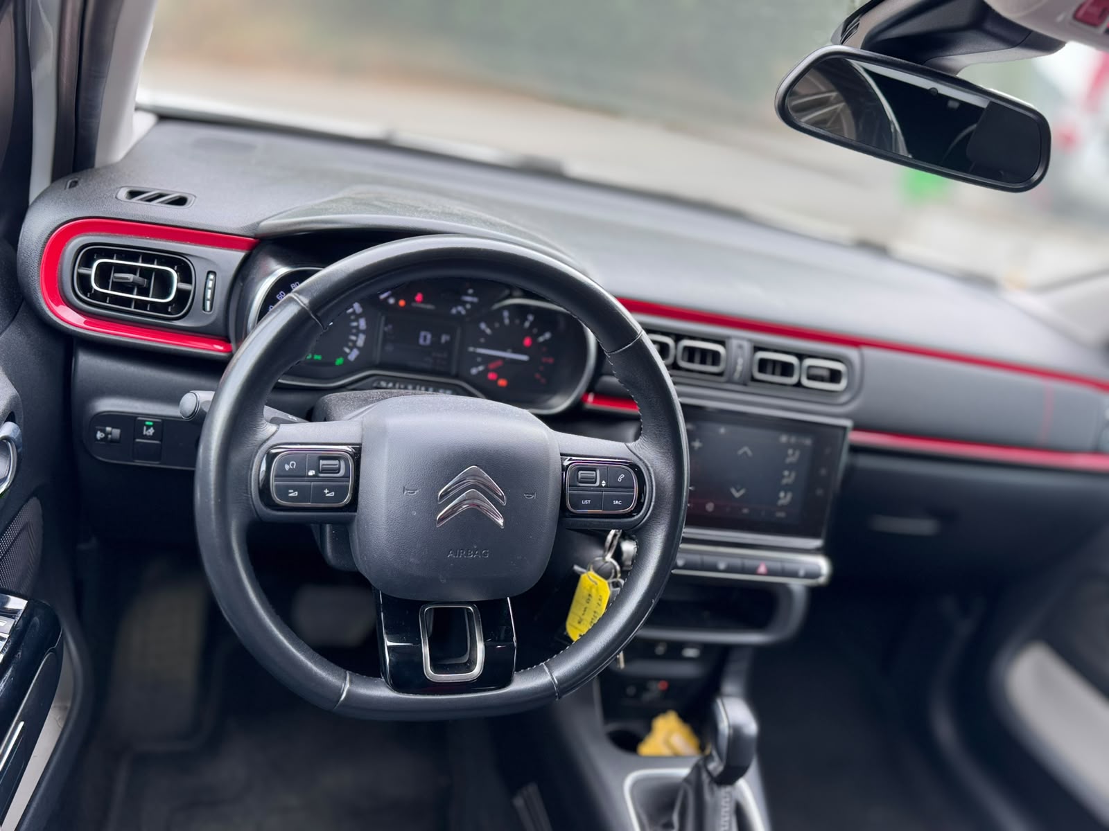 CITROEN Citroën C3 Shine 1.2, 110 PS - Roué été et hiver - Automatique --image-19
