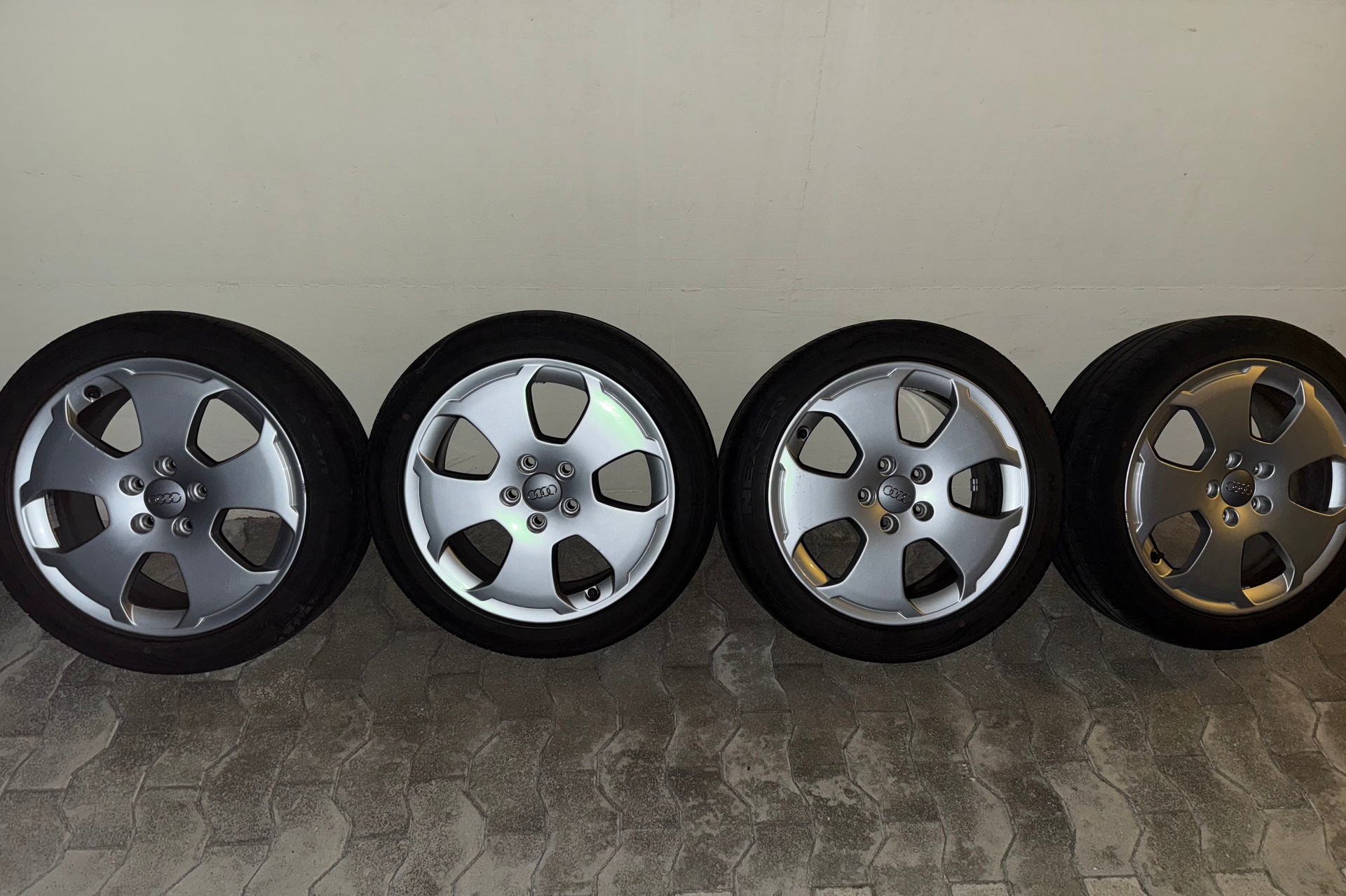 AUDI 2.4 V6 170-image-5