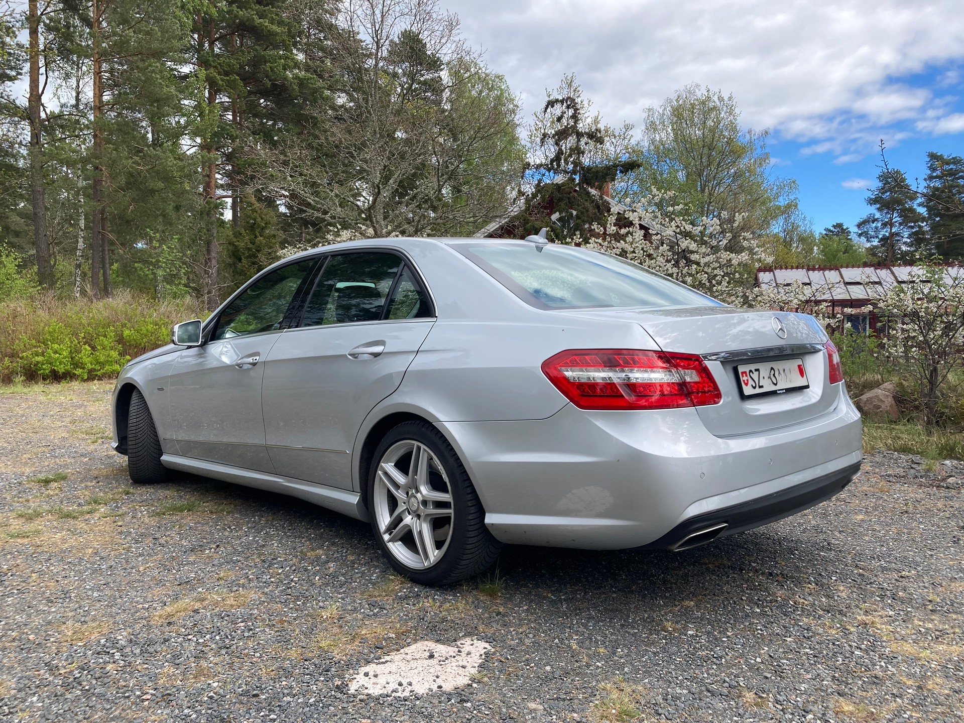 MERCEDES-BENZ E 500 V8 BlueEF Eleg. 4matic-image-1