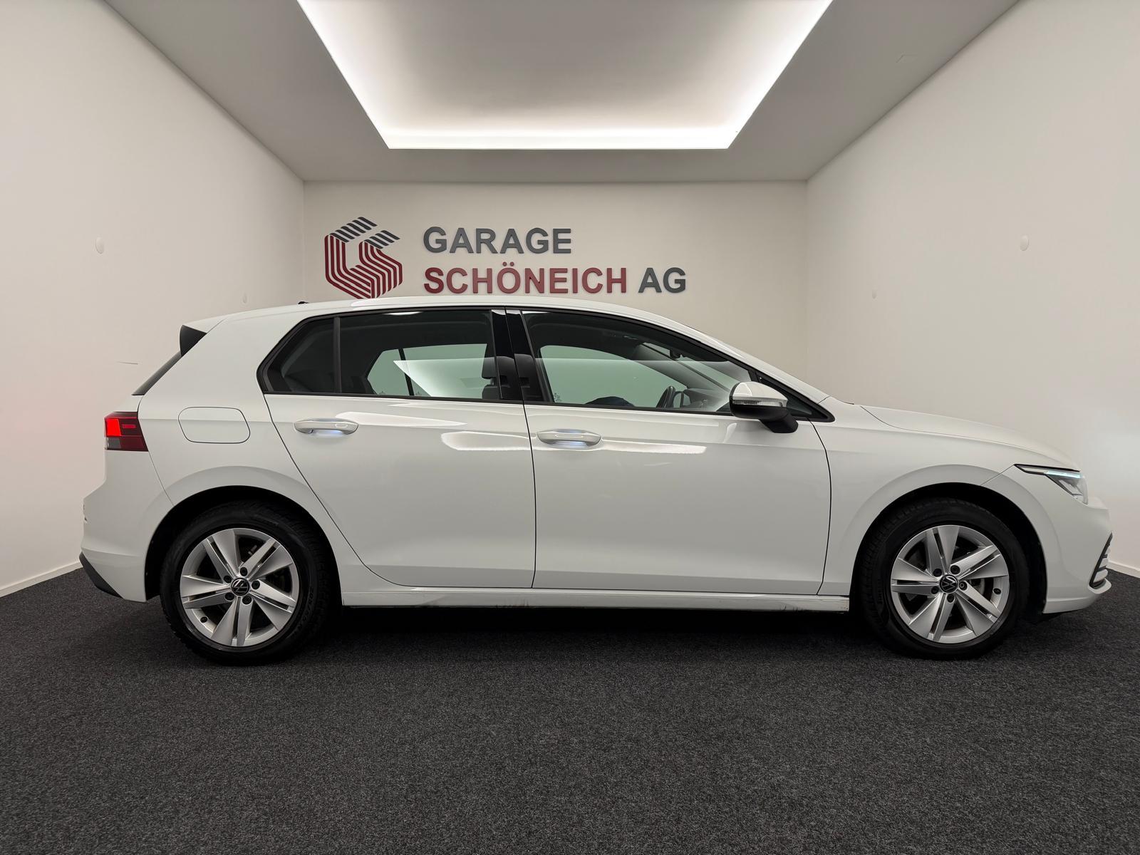 VW Golf VIII 1.5 eTSI Life DSG-image-3