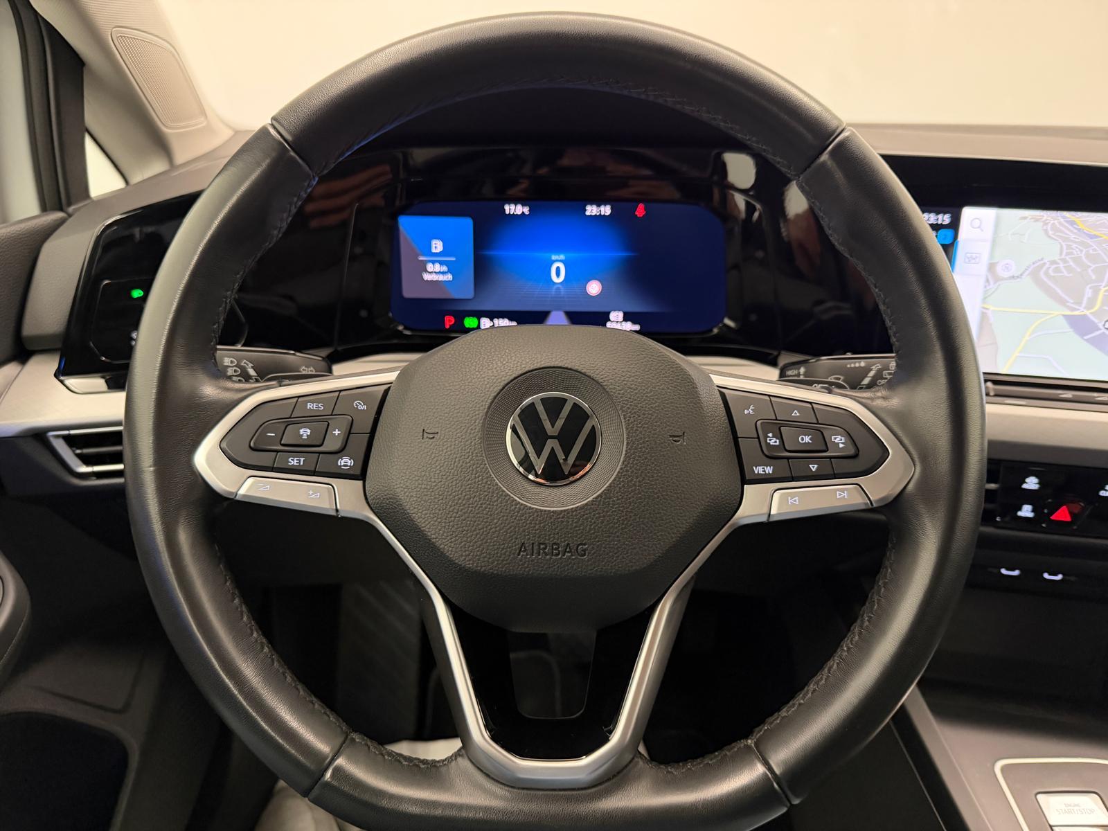VW Golf VIII 1.5 eTSI Life DSG-image-17