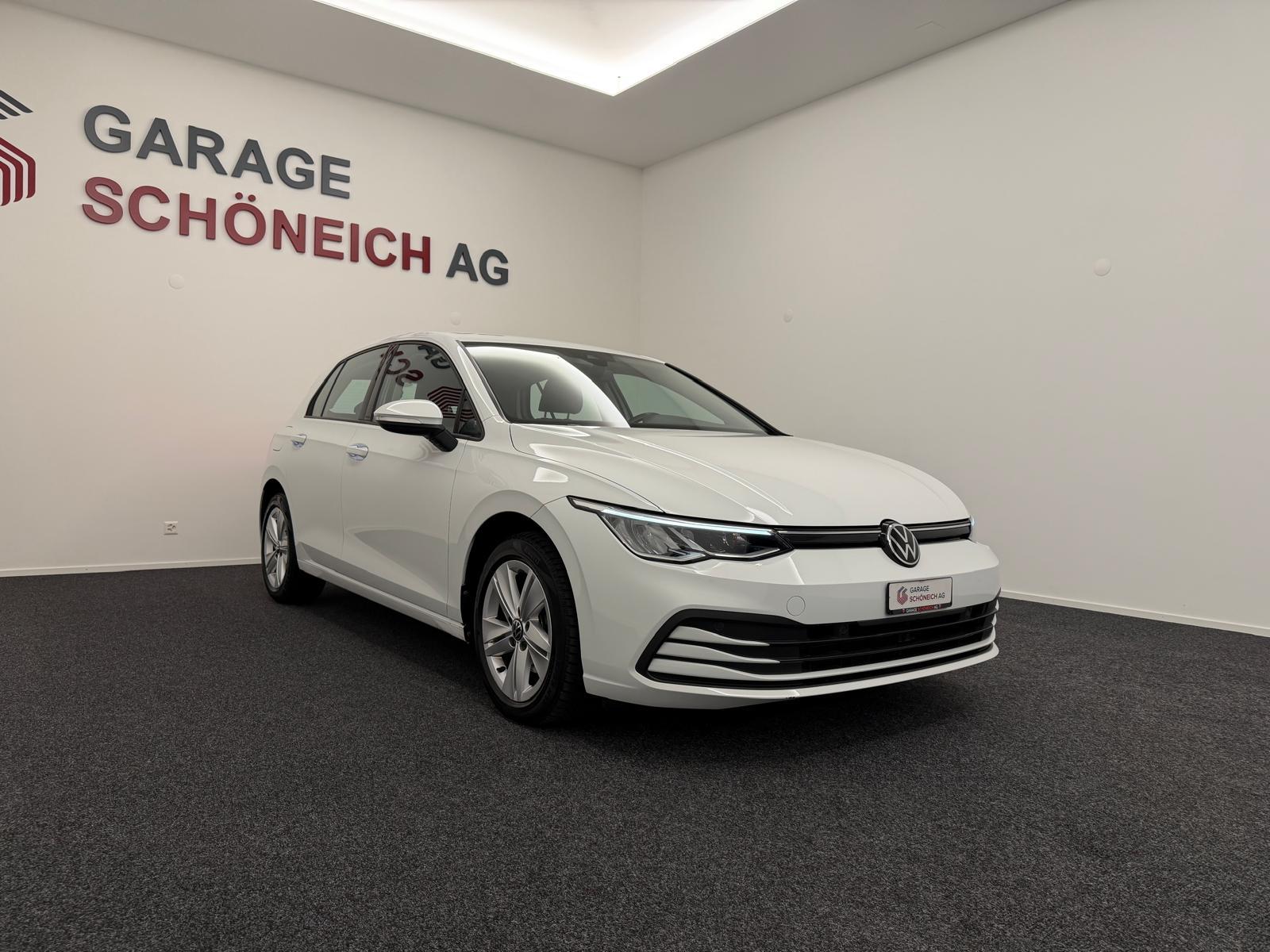 VW Golf VIII 1.5 eTSI Life DSG-image-2