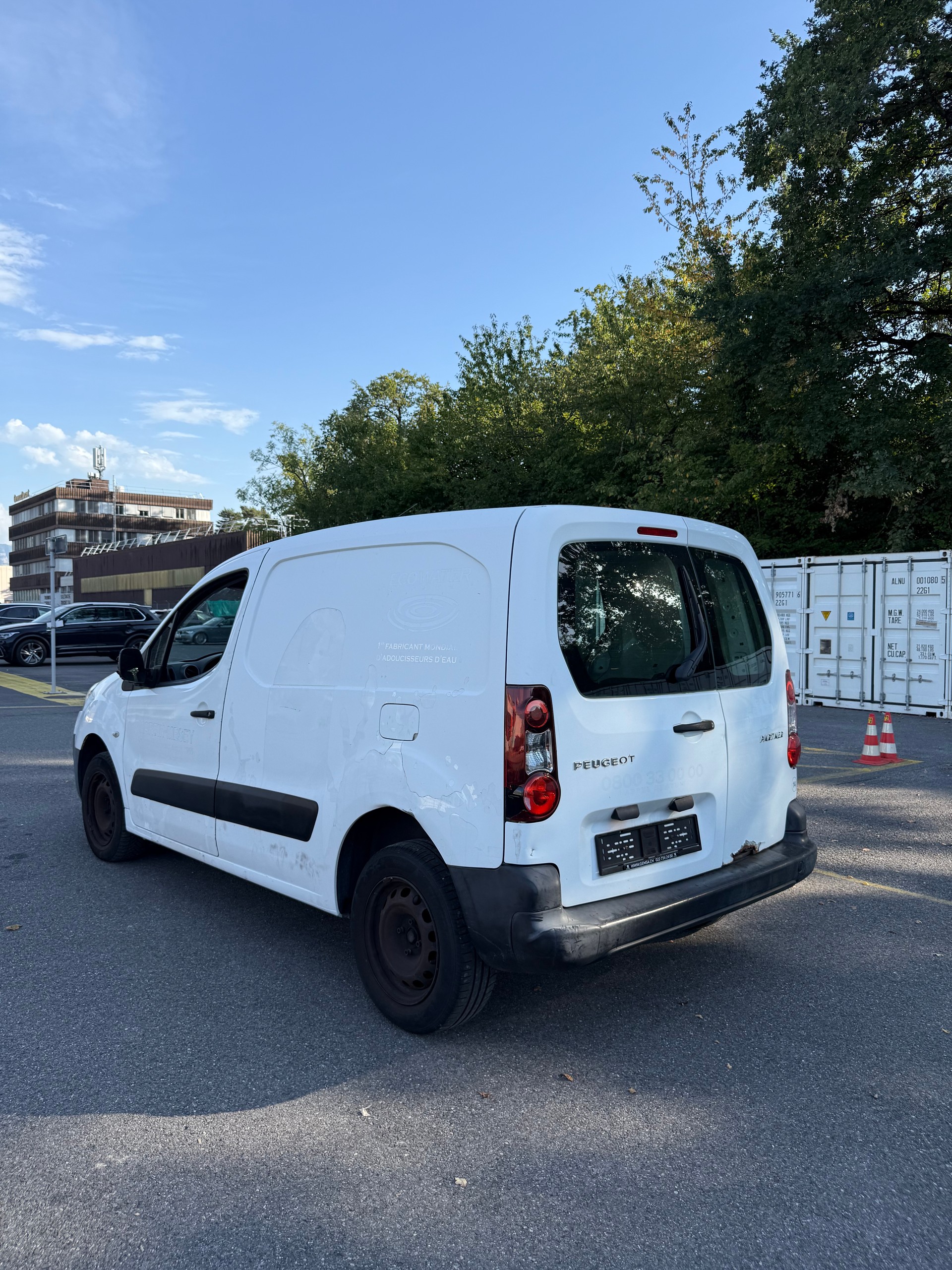 PEUGEOT Partner 1.6 e-HDI Urban Pack-image-2
