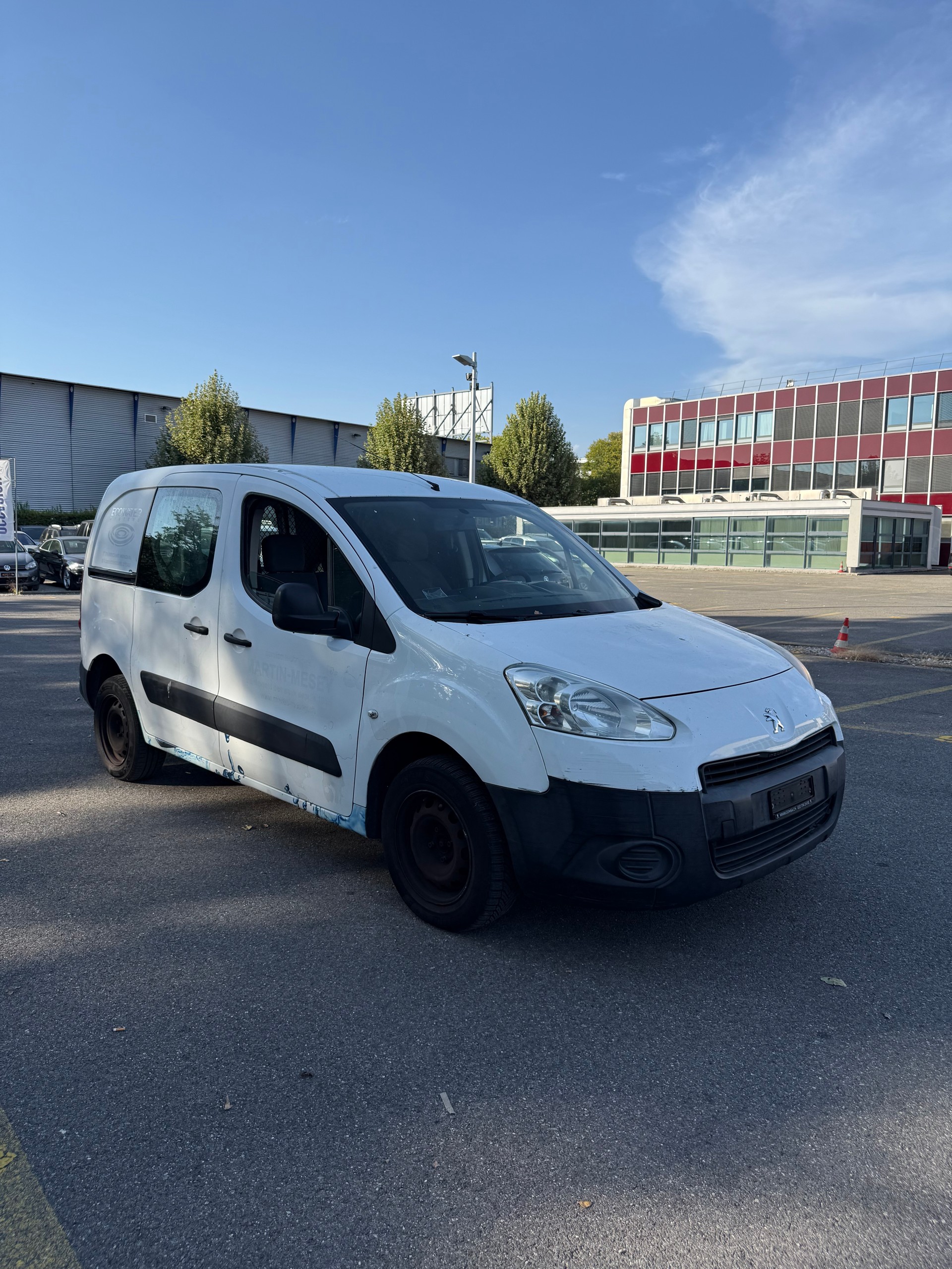 PEUGEOT Partner 1.6 e-HDI Urban Pack-image-5