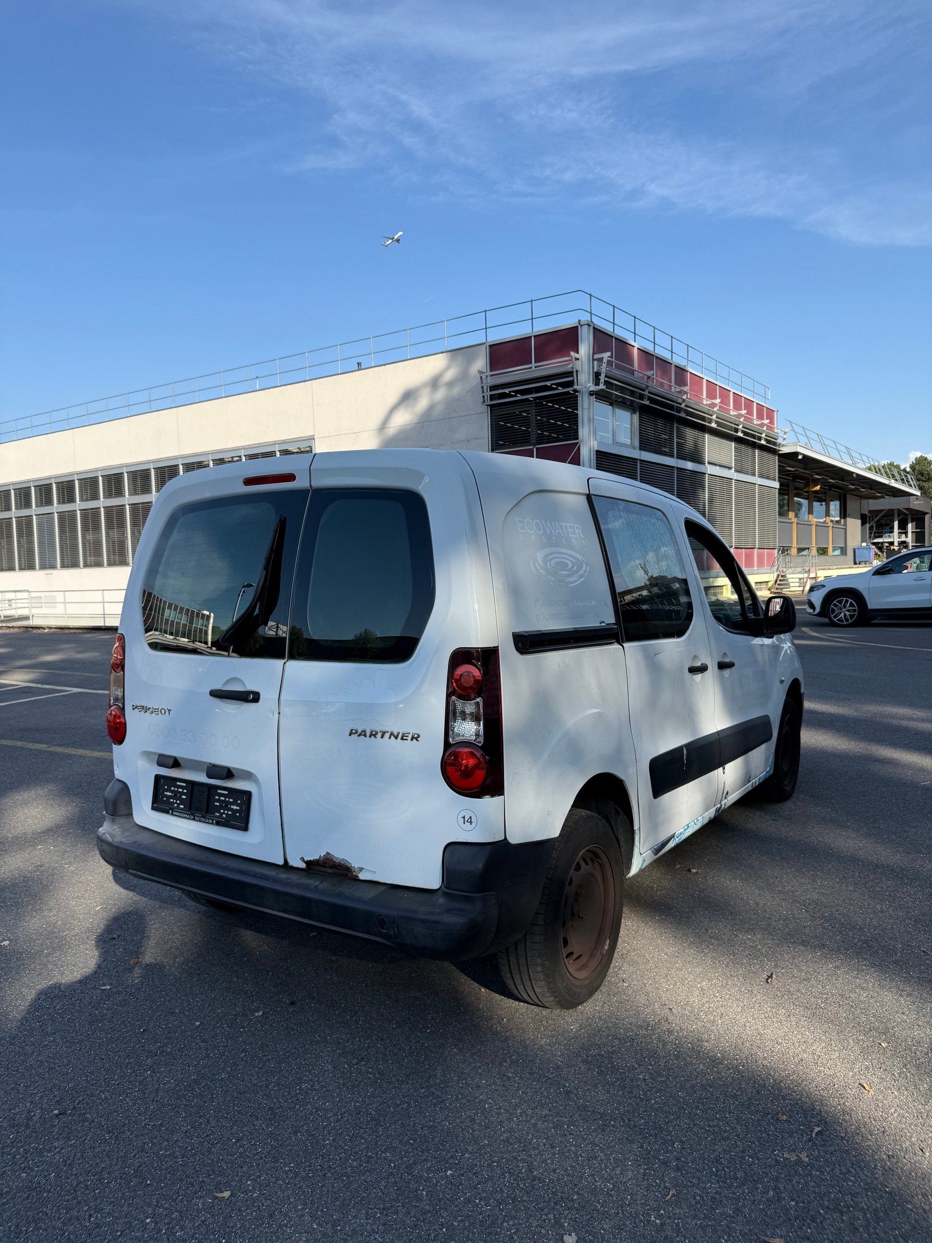 PEUGEOT Partner 1.6 e-HDI Urban Pack-image-3