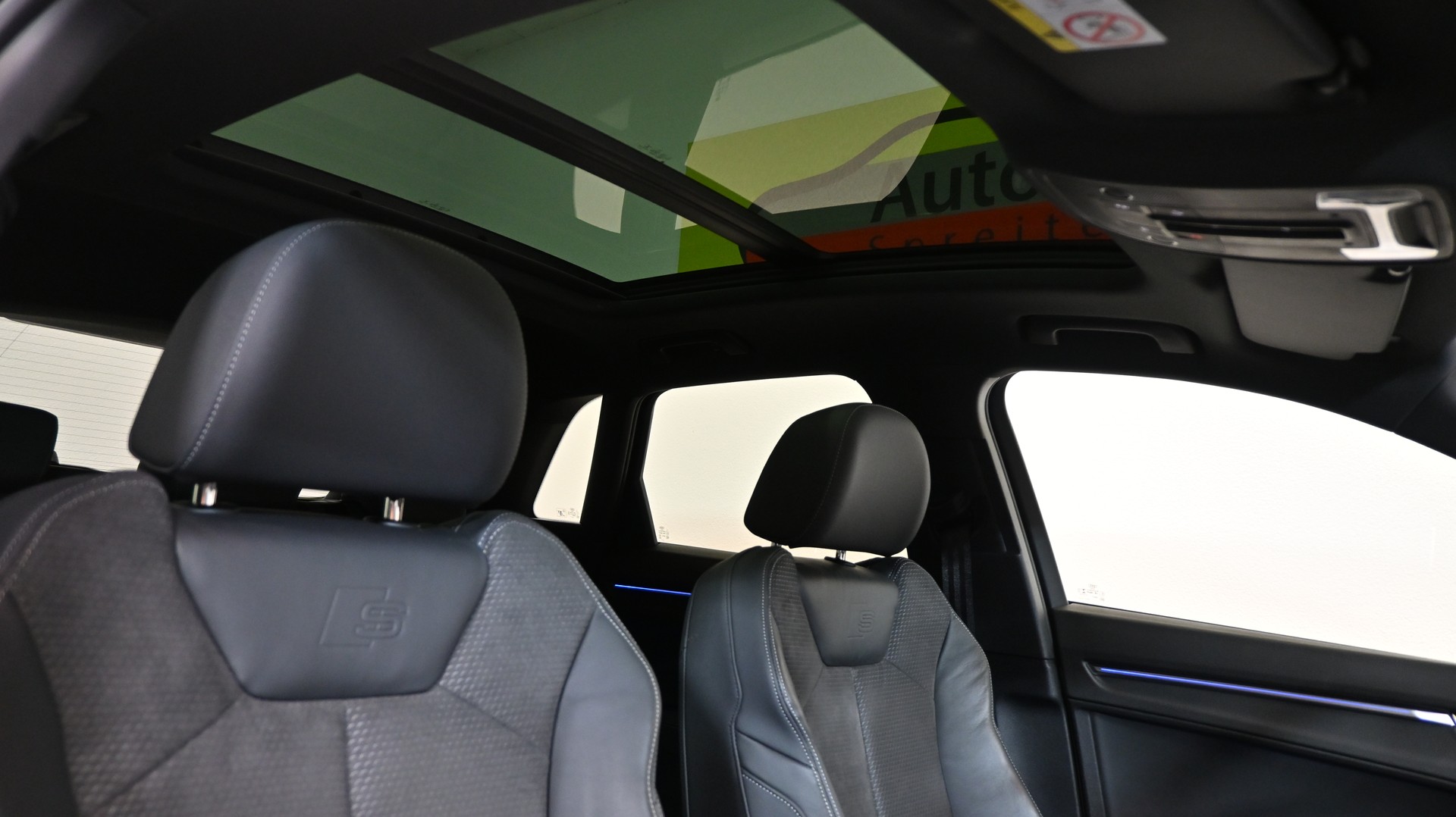 AUDI Q3 35 TFSI S line Attraction S-tronic-image-6