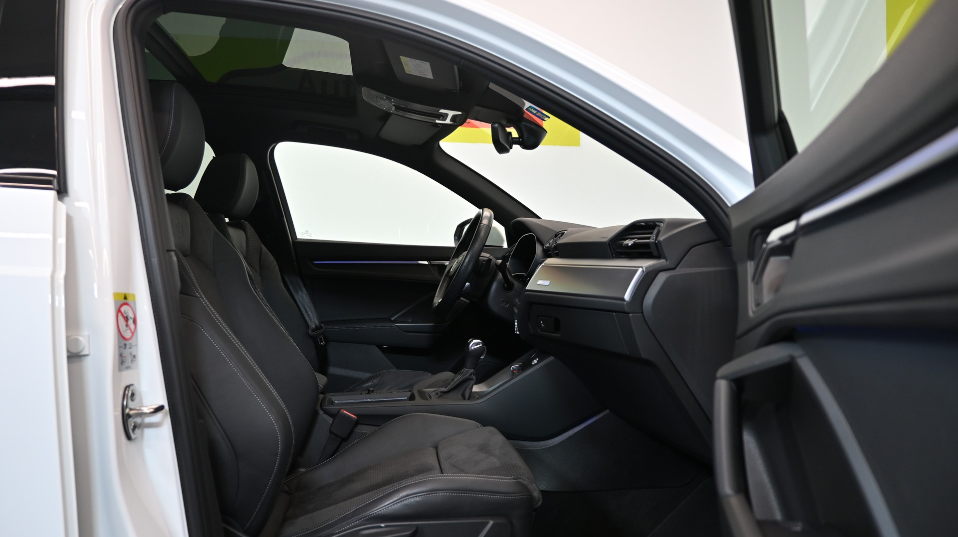 AUDI Q3 35 TFSI S line Attraction S-tronic-image-3