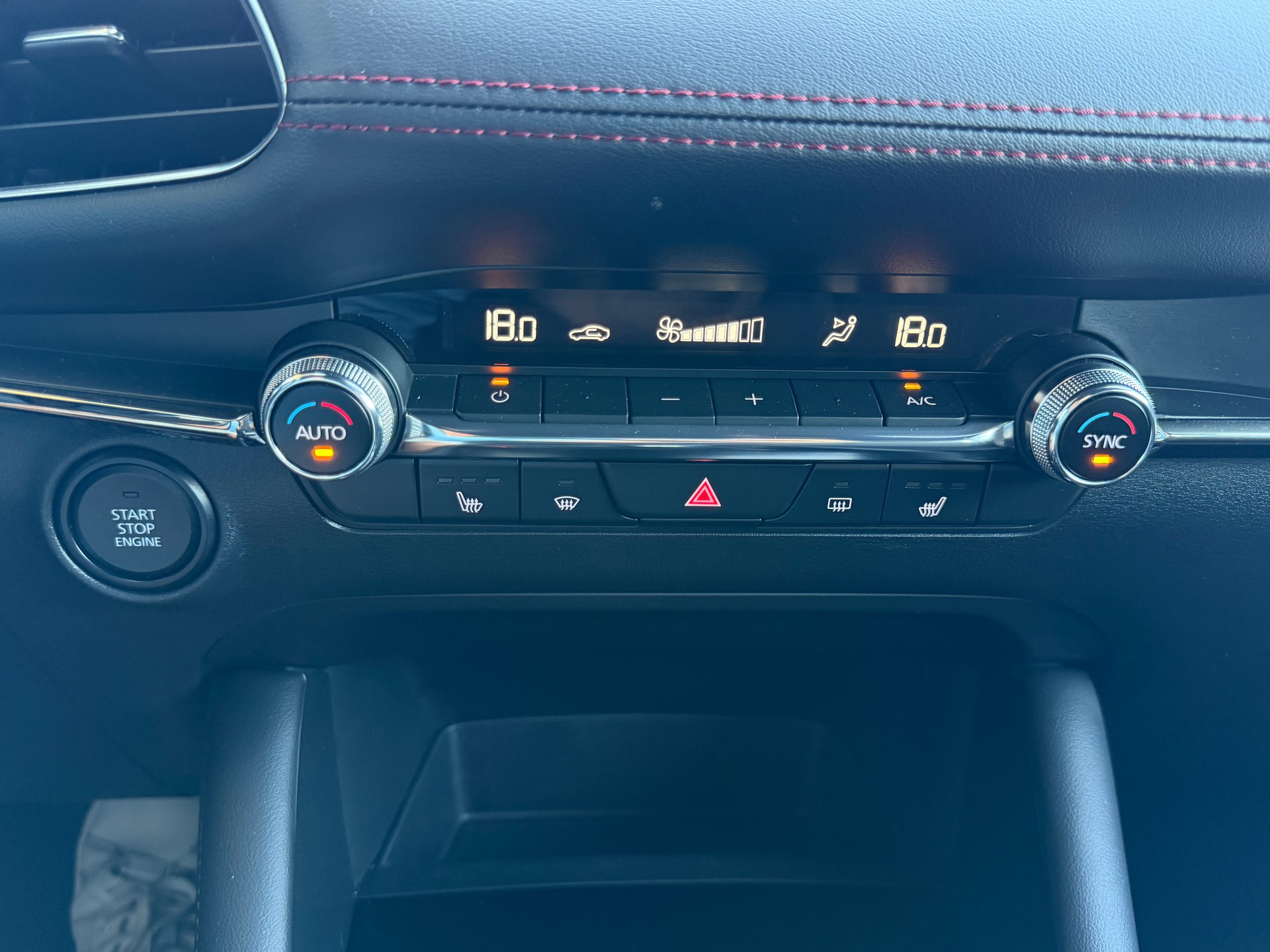MAZDA 3 Hatchback SKYACTIV-X M Hybrid 186 Homura Automat-image-18