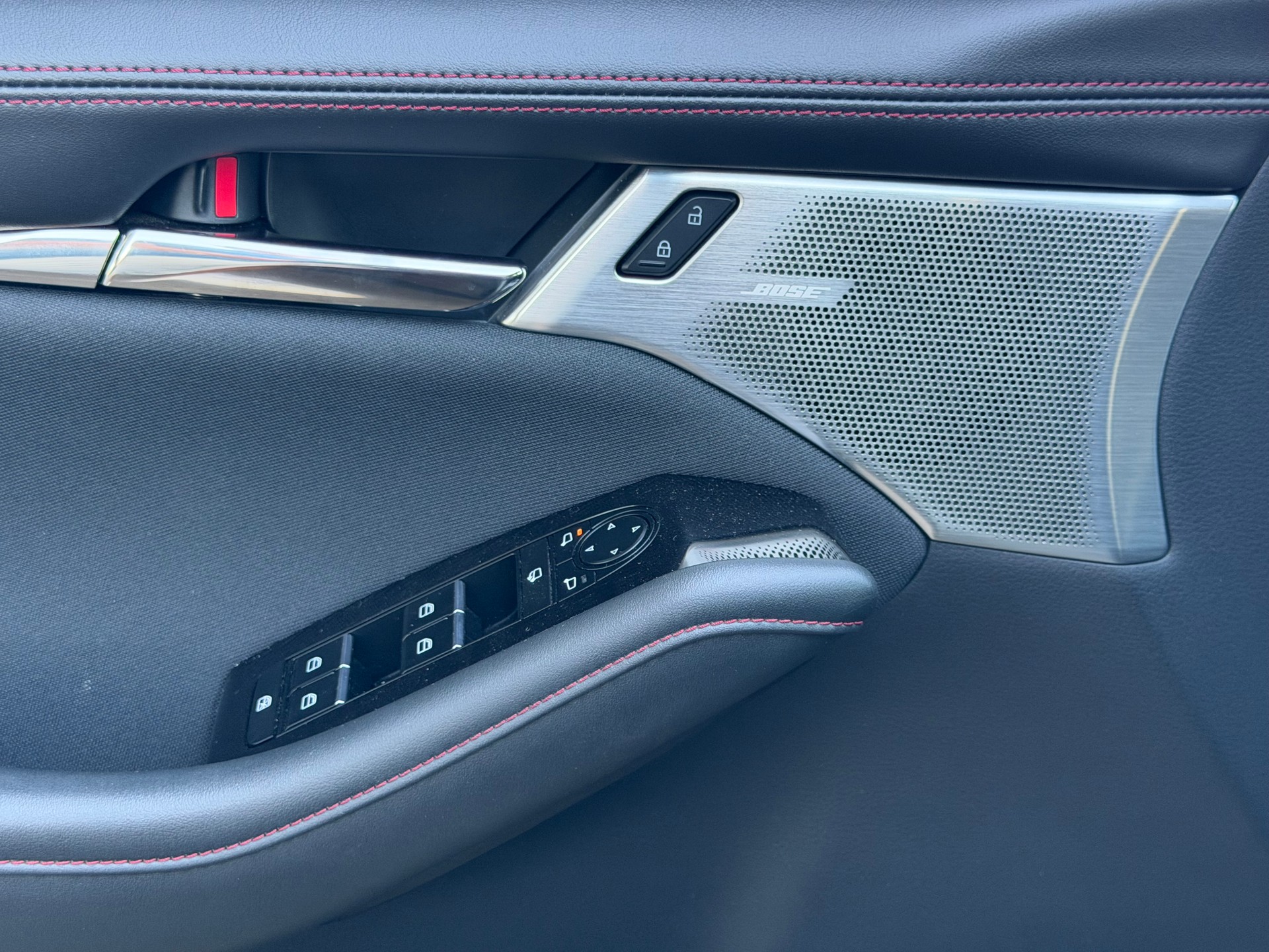 MAZDA 3 Hatchback SKYACTIV-X M Hybrid 186 Homura Automat-image-10