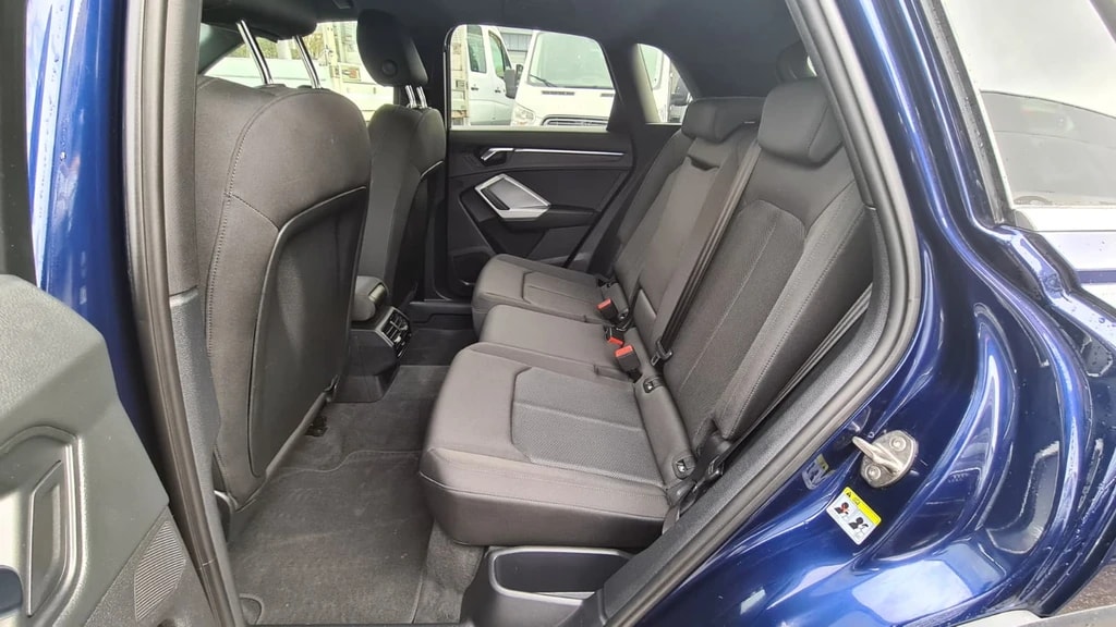 AUDI Q3 40 TDI quattro S-tronic ** 200 PS ** Gr-Navi ** RF-Kamera ** Abstandsregelsysteme ** Frisch Ab MFK & Service **-image-12