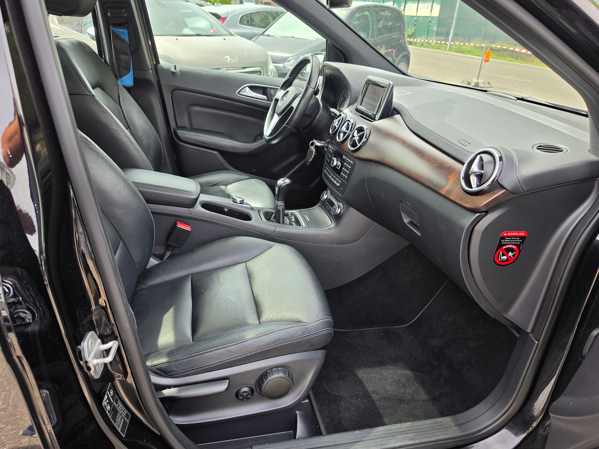 MERCEDES-BENZ B 180 CDI-image-10