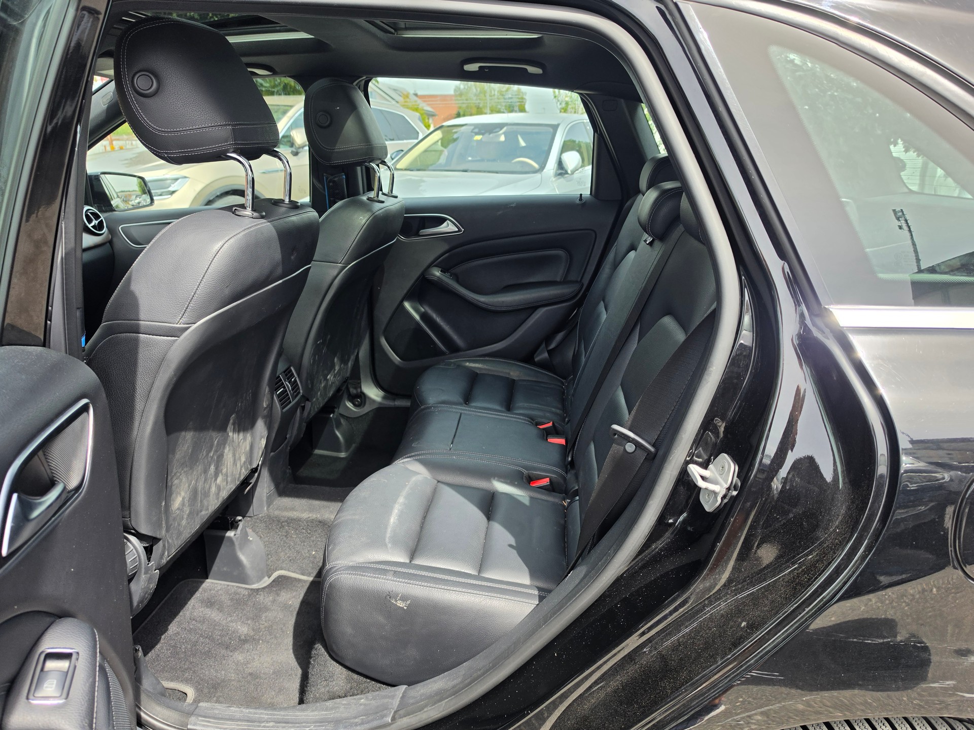 MERCEDES-BENZ B 180 CDI-image-11