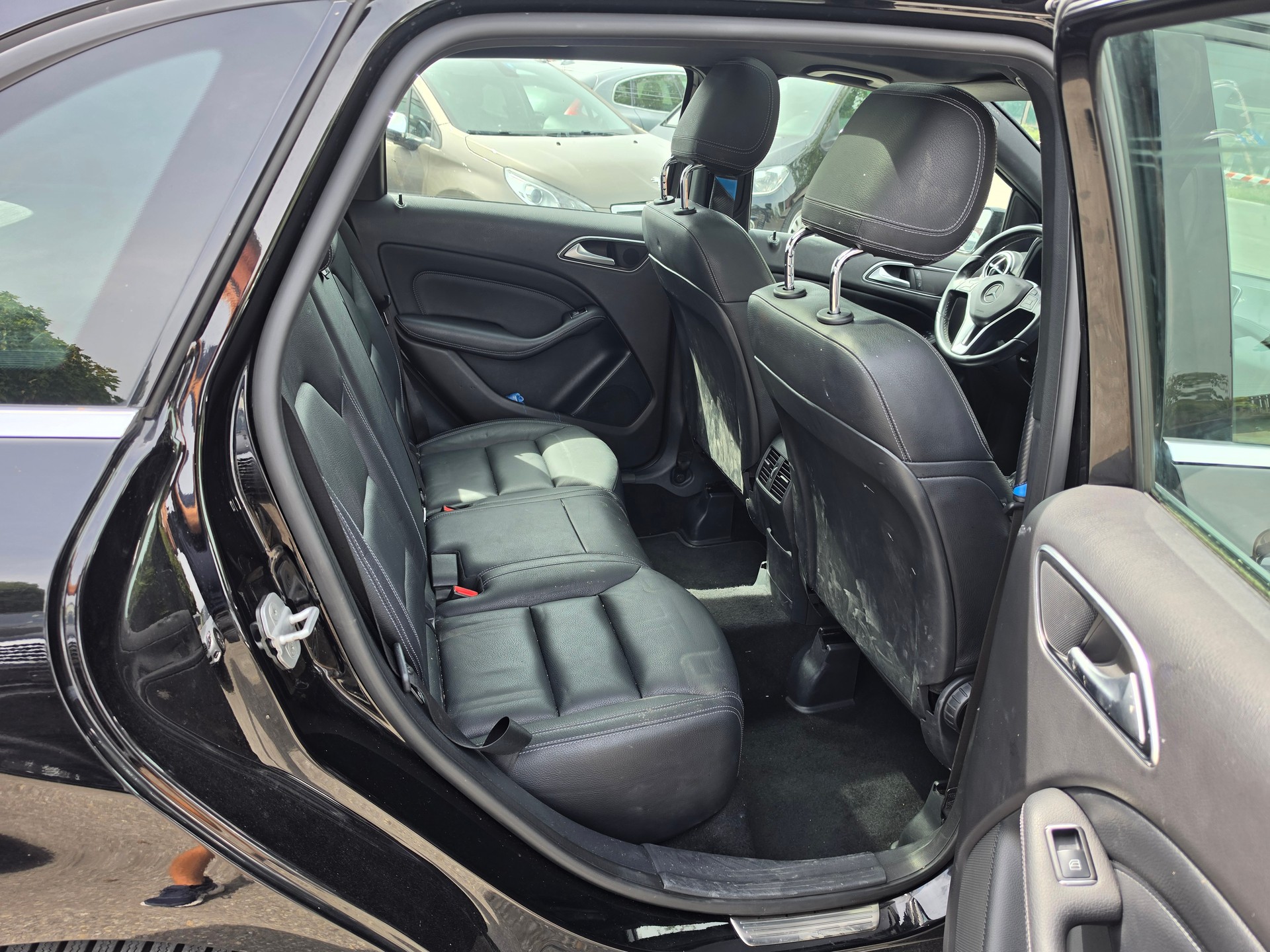 MERCEDES-BENZ B 180 CDI-image-12