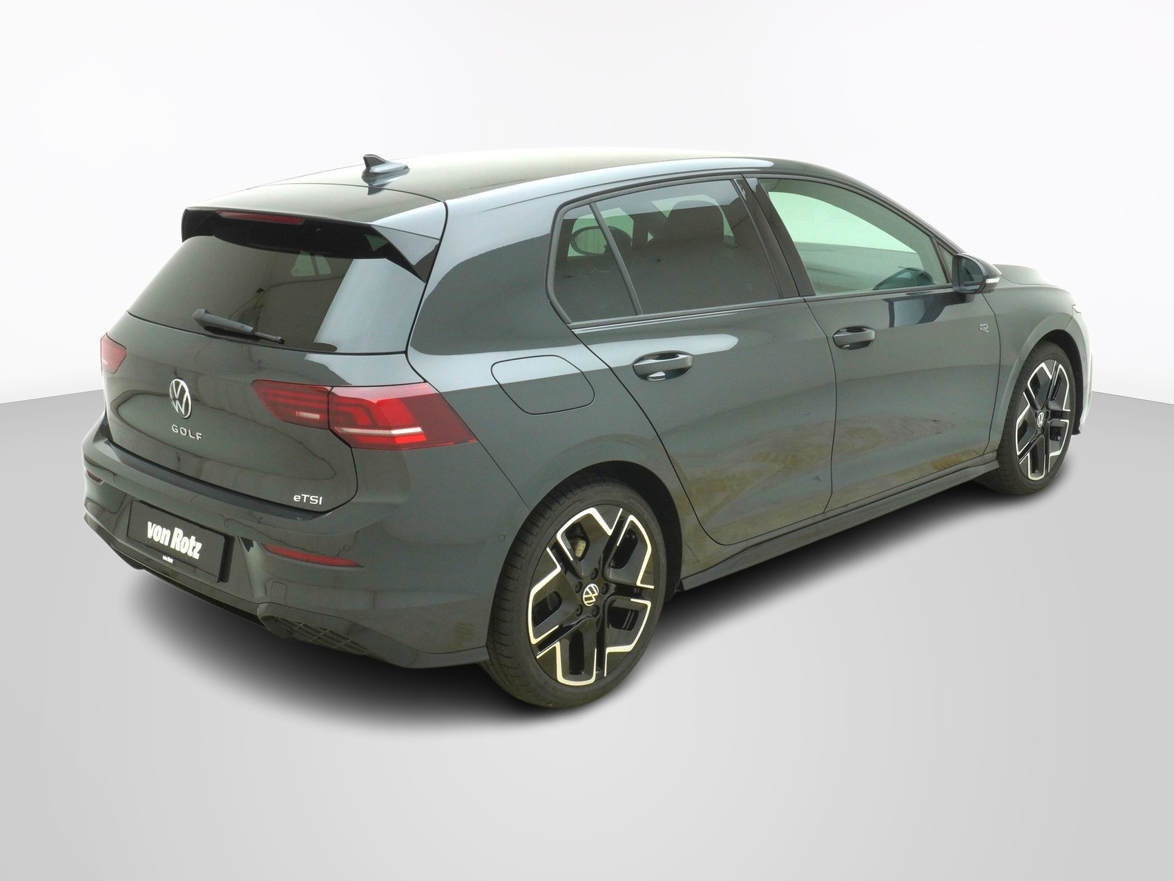 VW Golf VIII 1.5 eTSI R-Line DSG-image-4