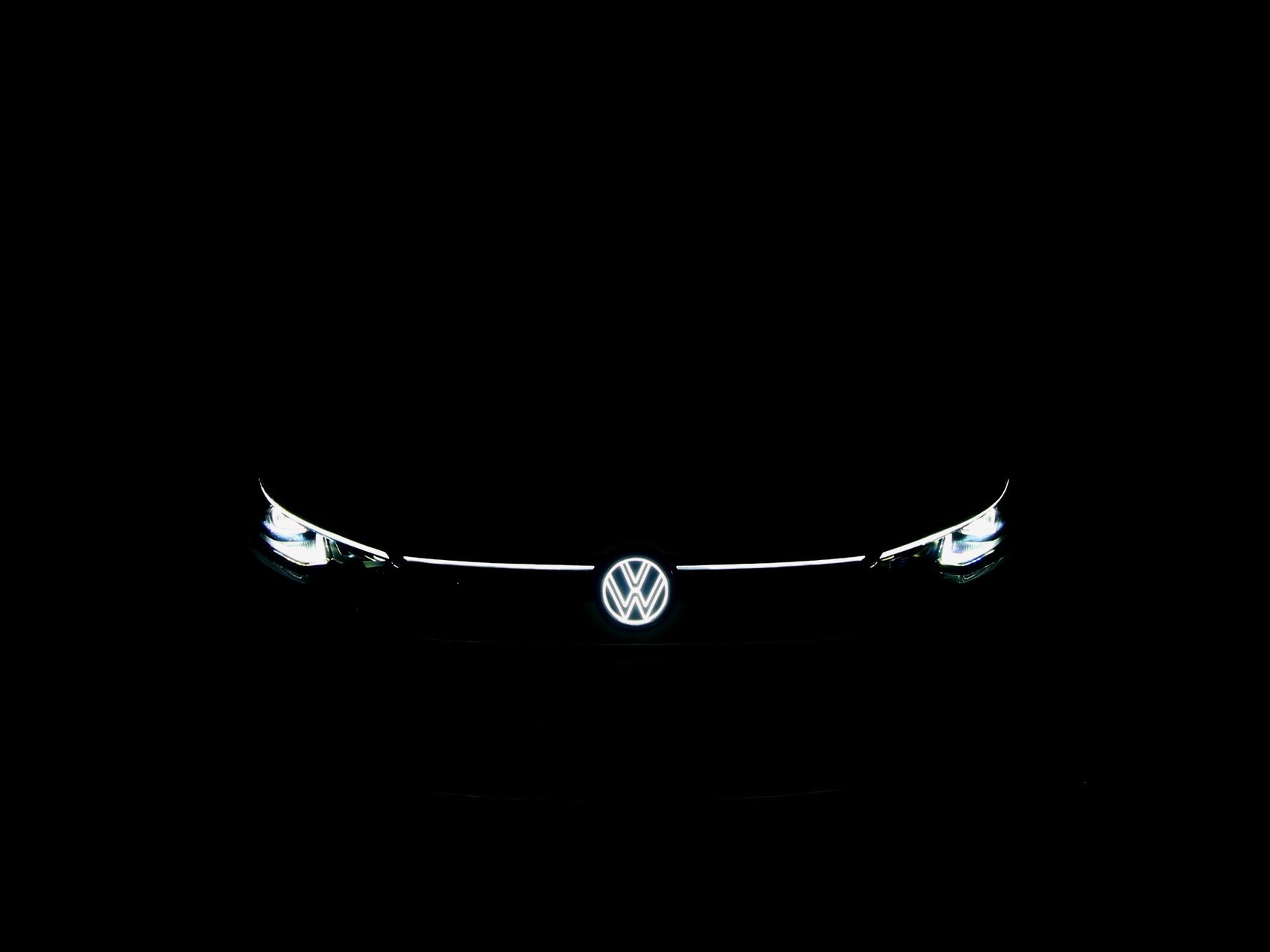 VW Golf VIII 1.5 eTSI R-Line DSG-image-7